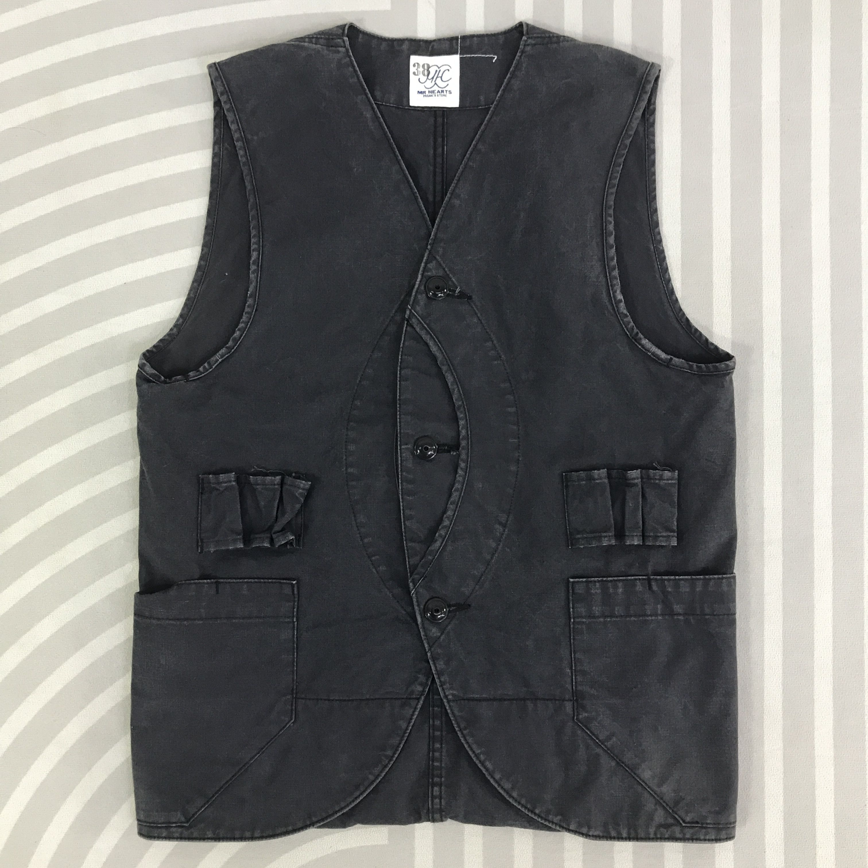 Japanese Brand Vintage Mr Hearts black faded tactical Vest K92B10 Size US S / EU 44-46 / 1 - 1 Thumbnail