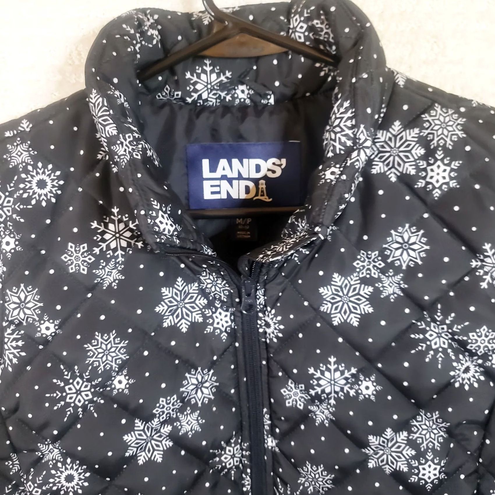 Lands' End VINTAGE Lands' End Outfitters Womens MP Black Snowflake Full Zip Quilted Vest Size M / US 6-8 / IT 42-44 - 3 Thumbnail