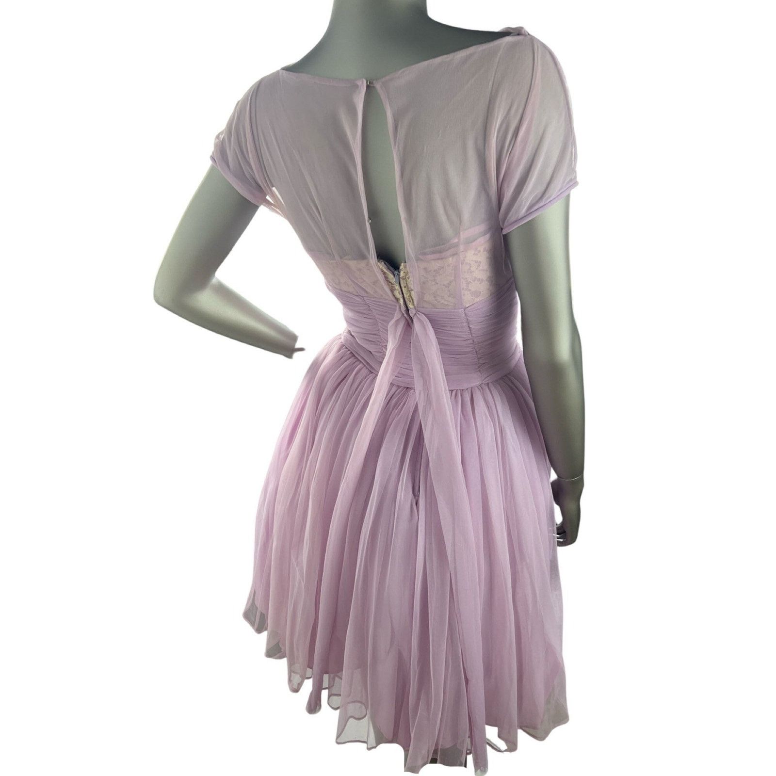Vintage Vintage 1960s Chiffon And Lace Lilac Mini Dress Small Size S / US 4 / IT 40 - 4 Thumbnail