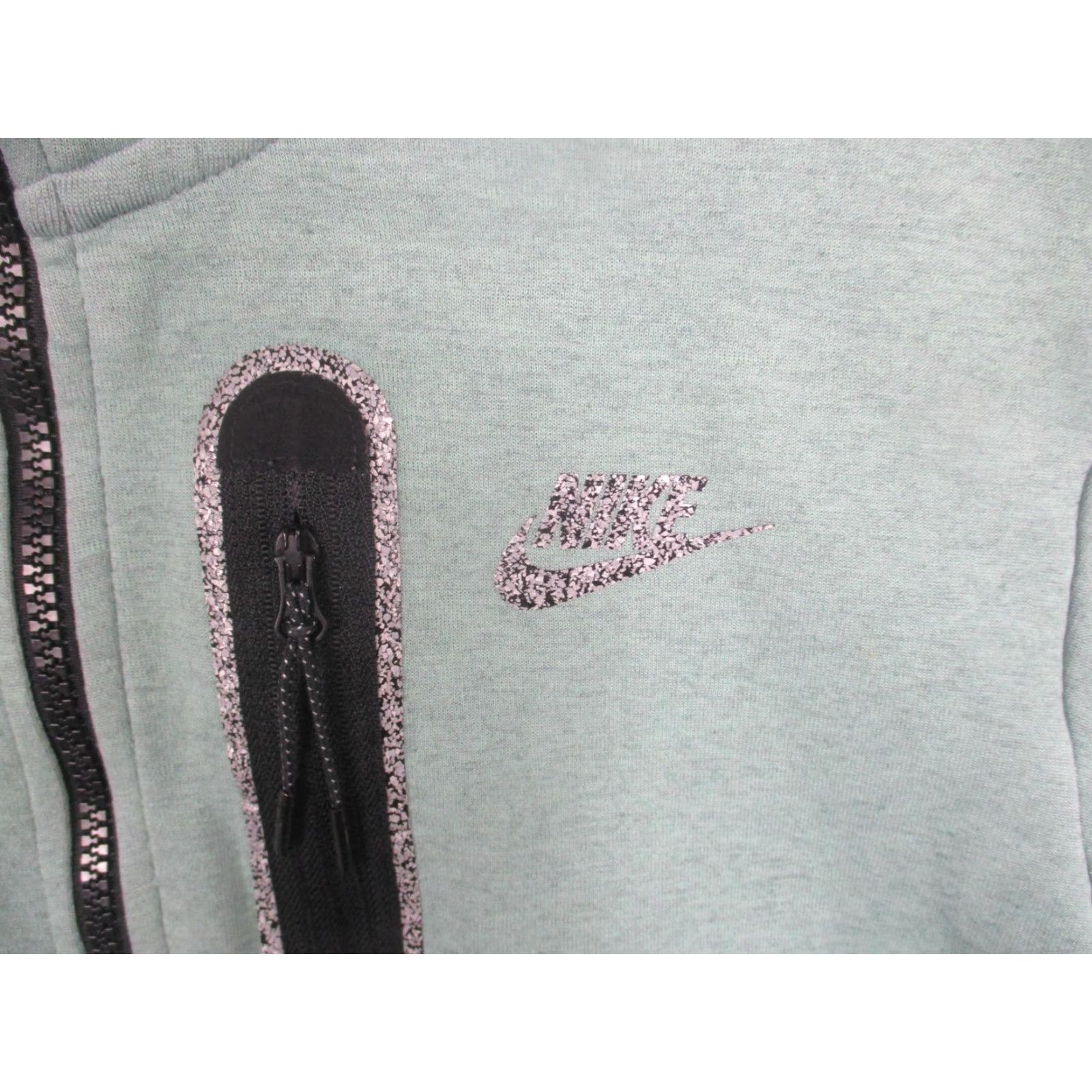 Nike Nike Hoodie Womens Small Green Full Zip Fleece Chest Zip Pocket DR9150-361 Size S / US 4 / IT 40 - 2 Thumbnail