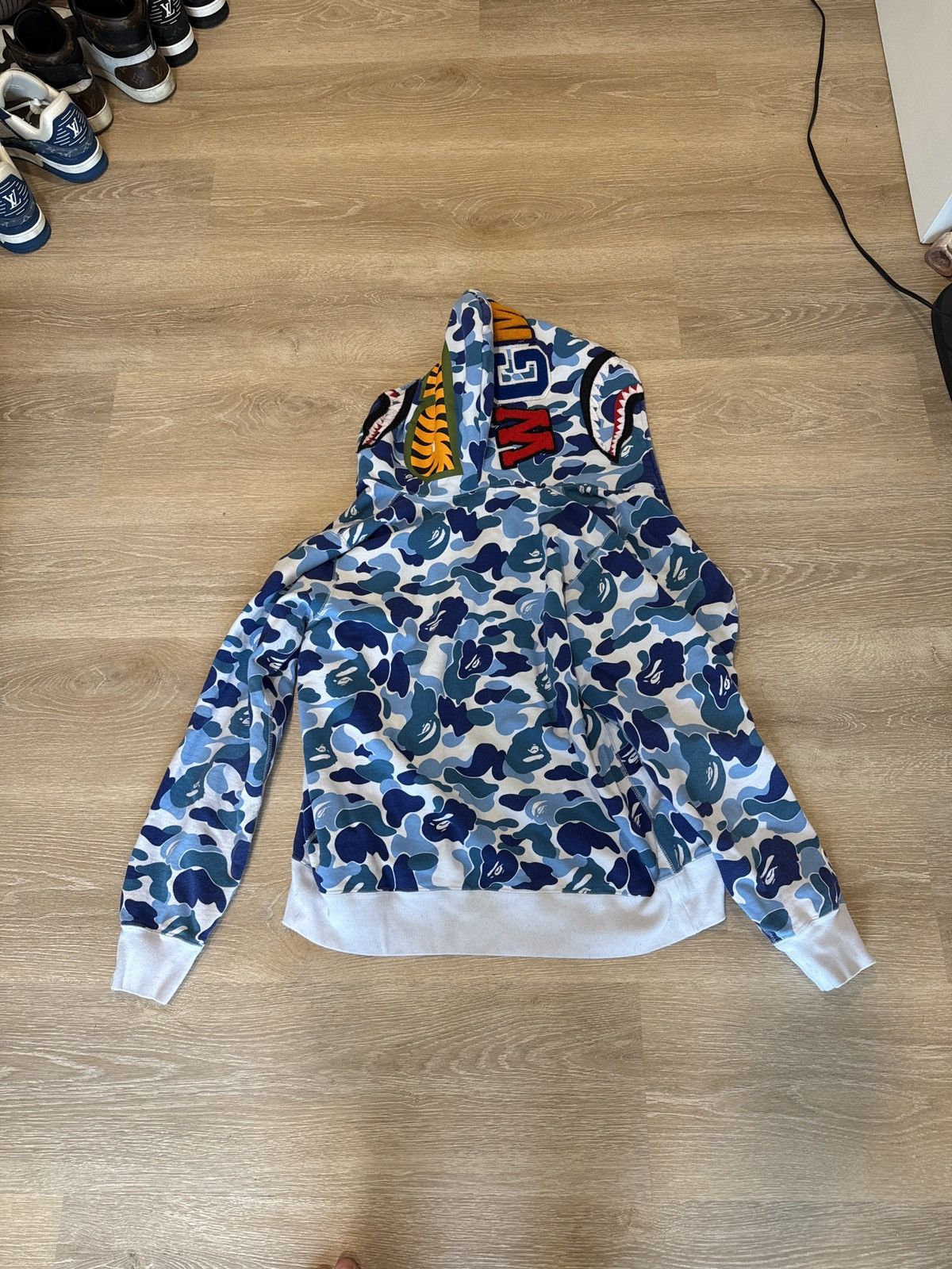 Bape Bape Shark Camo Hoodie Rare Size US L / EU 52-54 / 3 - 3 Thumbnail