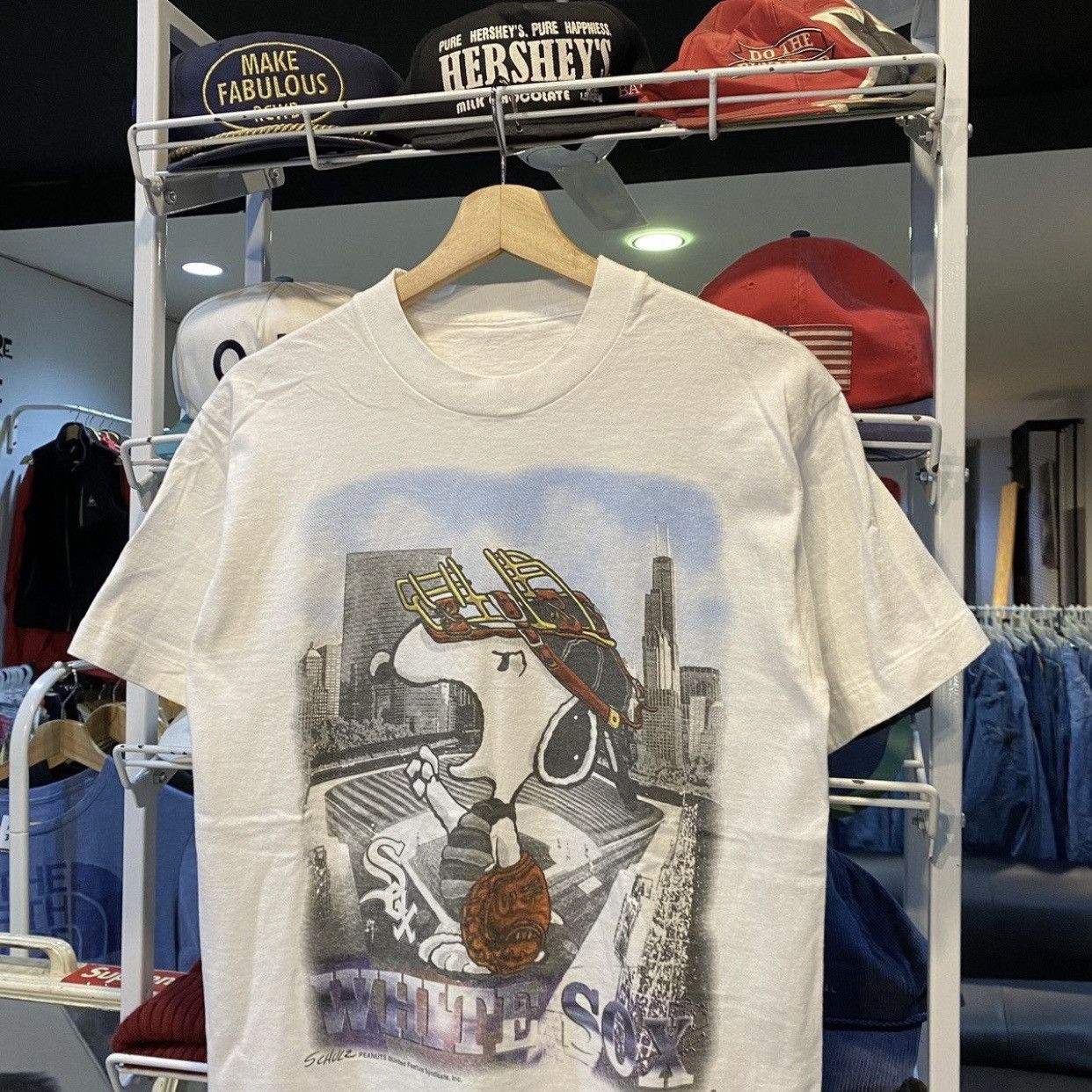 NBA Vintage 90s Peanuts x Chicago White Sox Snoopy MLB Big Print Size US M / EU 48-50 / 2 - 3 Thumbnail