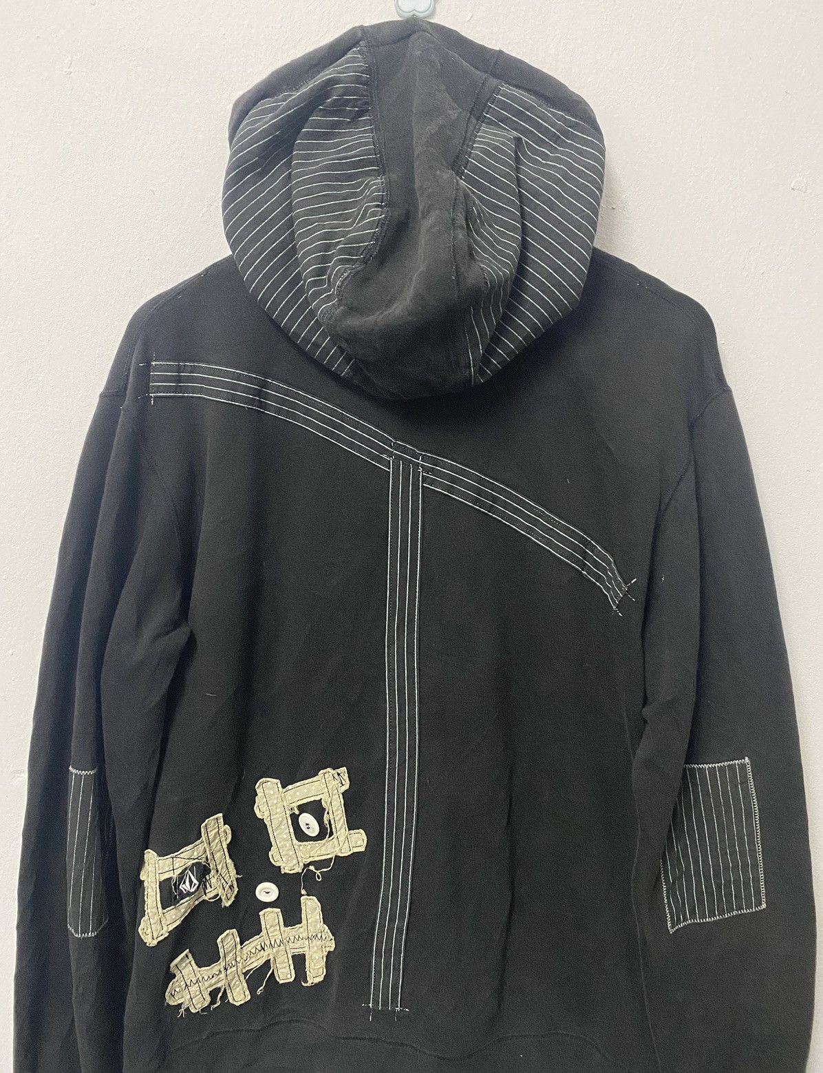 Vintage × Volcom Vintage Volcom Sticky Patchwork Hype Sweater Hoodie Size US M / EU 48-50 / 2 - 9 Thumbnail