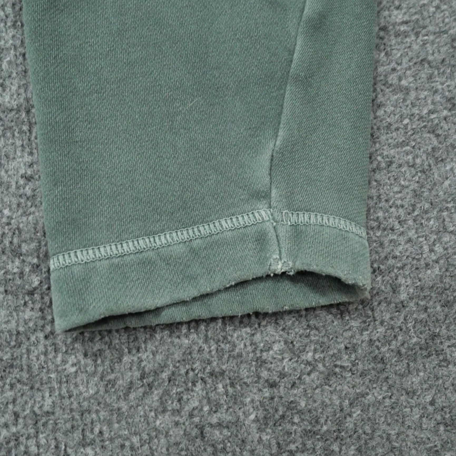 Abercrombie & Fitch VINTAGE Abercrombie & Fitch Sweatshirt Adult Large Green Faded Henley Distressed 90s Mens Size US L / EU 52-54 / 3 - 6 Thumbnail