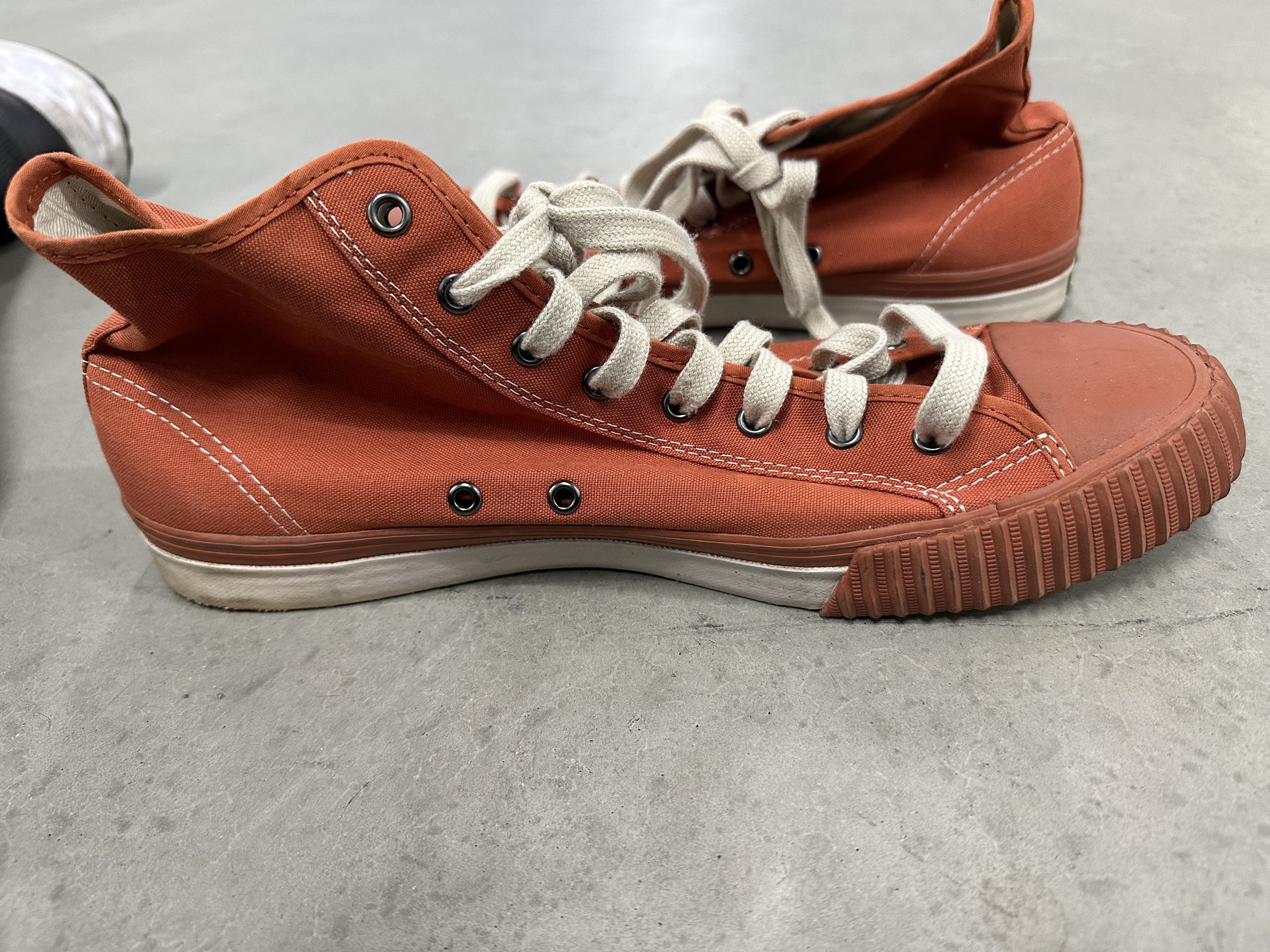 P.F. Flyers PF Flyers 2003 Re-Issue – Basketball Orange High Tops - 12 Size US 12 / EU 45 - 6 Thumbnail