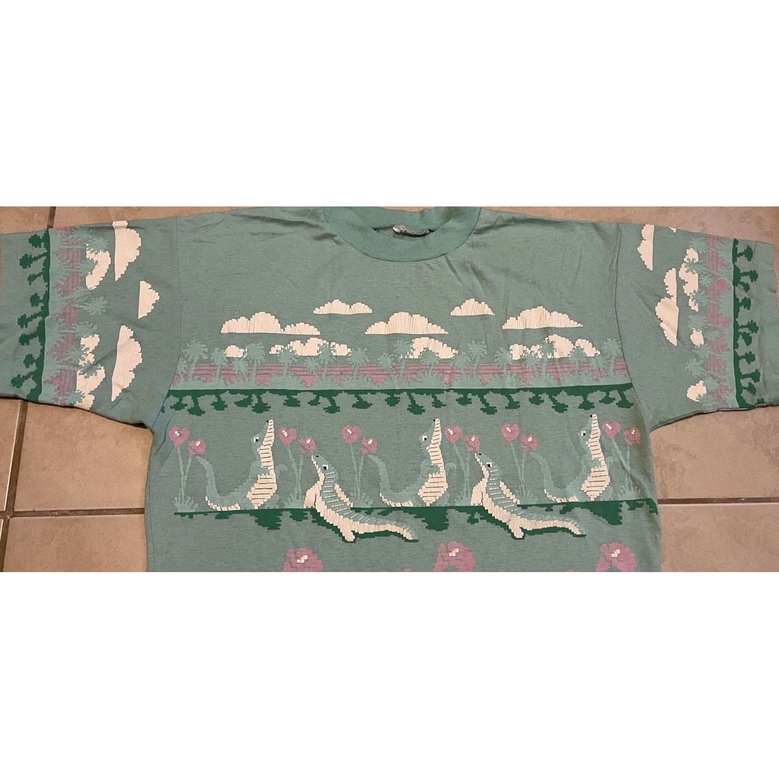 Vintage VINTAGE Crocodile Faded AOP Shirt S Men Green 90s 80s Surf Skate Grunge Vaporwave Animal Floral T-Shirt Size US S / EU 44-46 / 1 - 5 Thumbnail