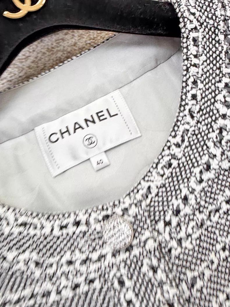 Chanel Chanel 24P black and white color block striped tweed knitt Size S / US 4 / IT 40 - 5 Thumbnail