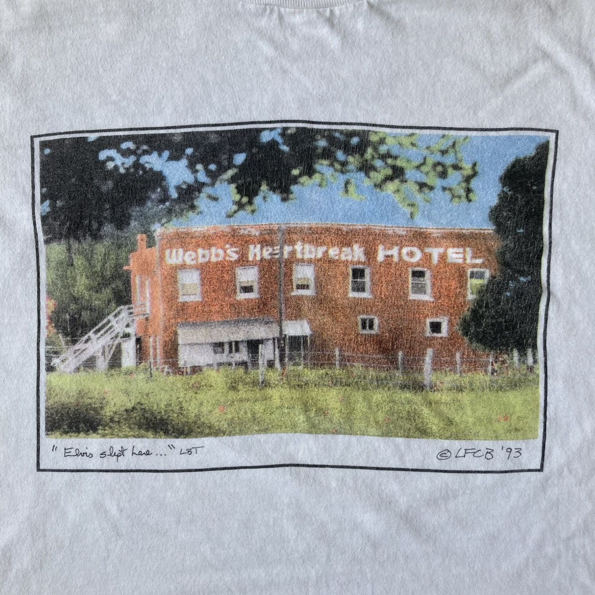 Vintage 1993 heart break hotel elvis tee Size US XL / EU 56 / 4 - 2 Thumbnail