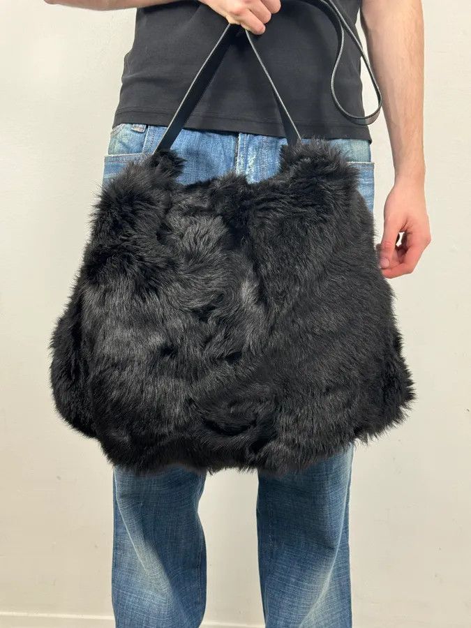 Gucci 2000s Gucci Black Wolf Fur Leather Shoulder Bag Size ONE SIZE - 3 Thumbnail