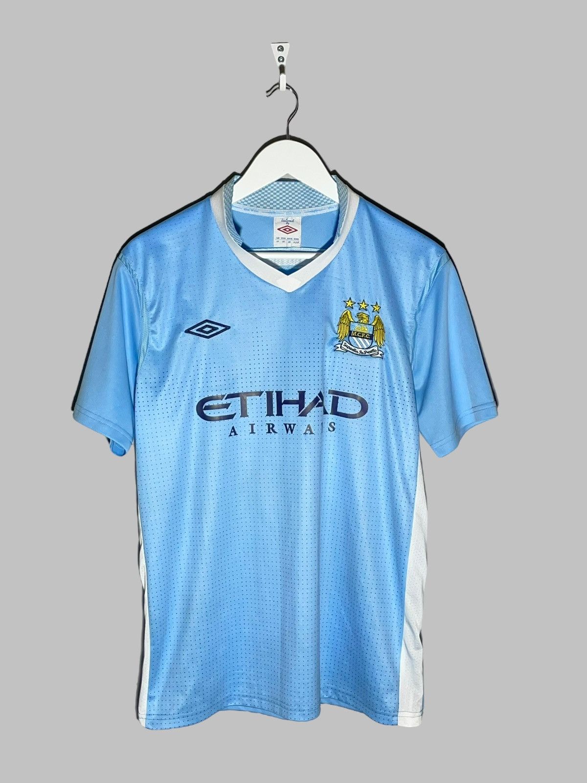 Umbro × Vintage #16 Kun Aguero Manchester City Umbro 2011/12 Football Shirt Size US S / EU 44-46 / 1 - 2 Thumbnail