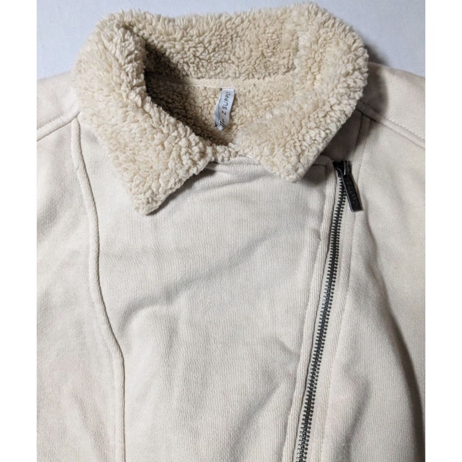 Z Supply Z SUPPLY The Sherpa Moto Women L Sandshell Asymmetrical Zip Jacket, Beige, Regular, Fleece, Zip, Lined, Casual, Travel, 16505 Size L / US 10 / IT 46 - 3 Thumbnail