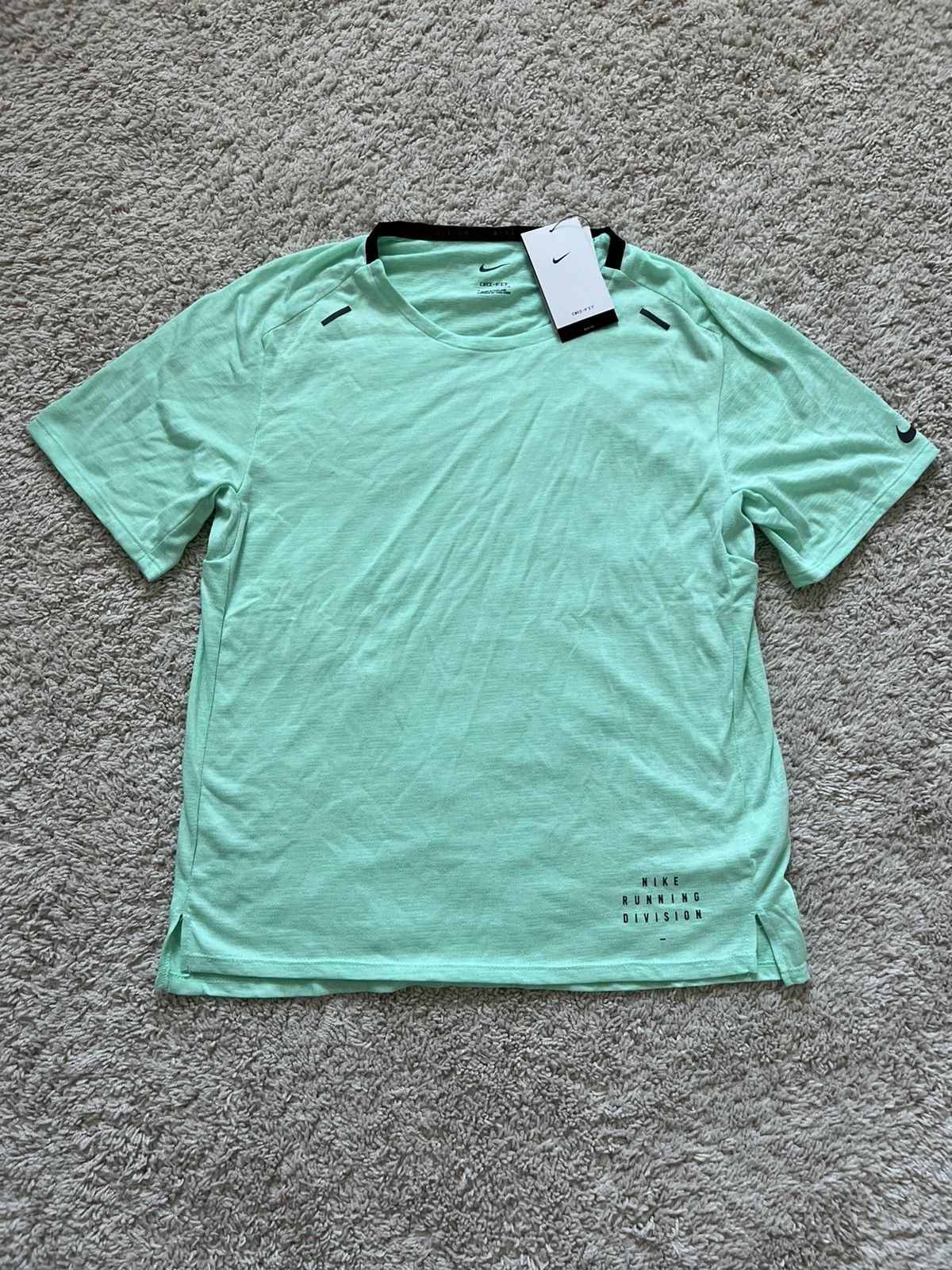 Nike Nike Running Shirt Dri-Fit Adv Slim Fit GREEN Size US M / EU 48-50 / 2 - 7 Thumbnail