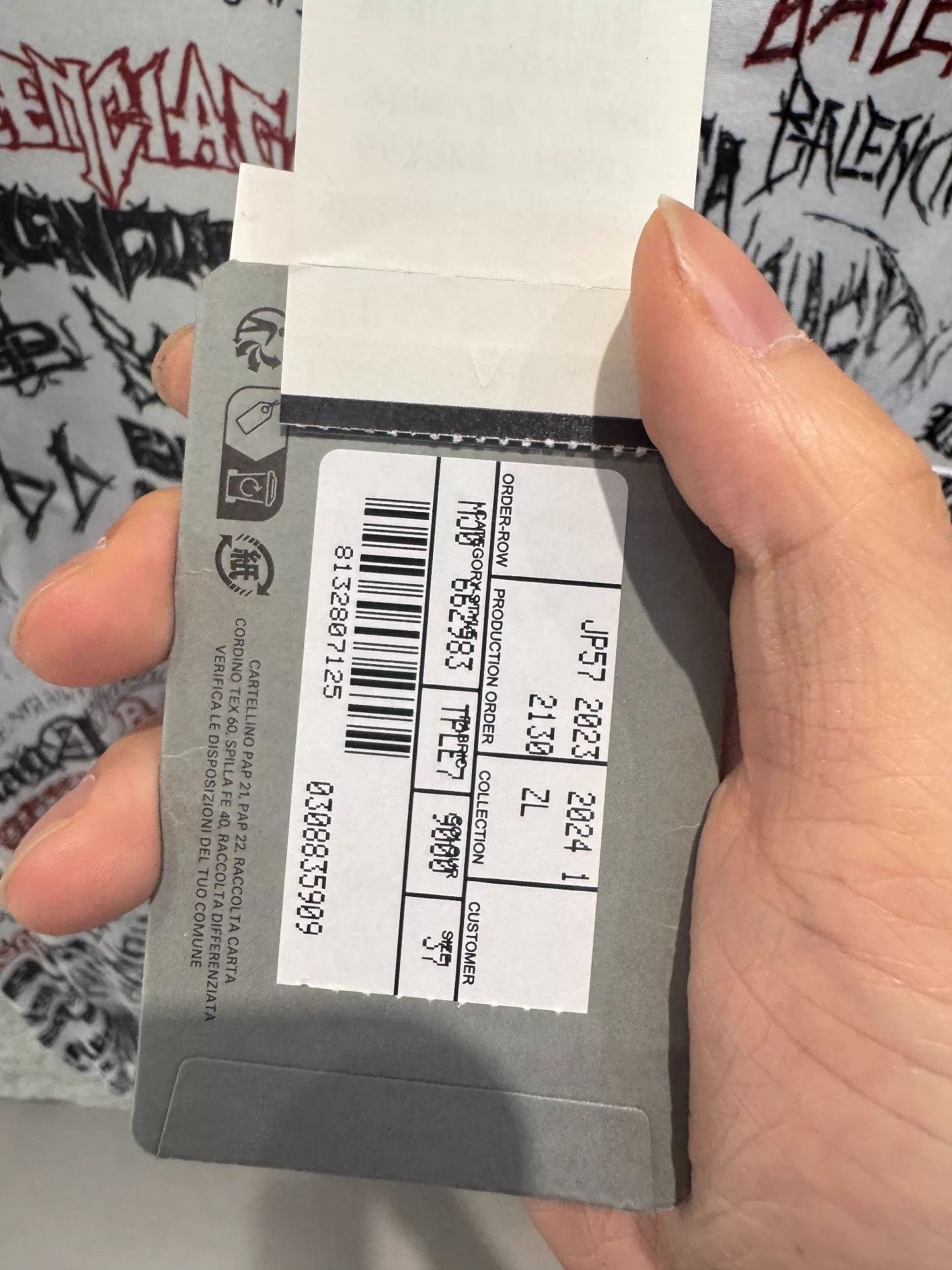 Balenciaga Balenciaga Classic Graffiti Logo Oversized Tee size 37 Size US XS / EU 42 / 0 - 2 Thumbnail