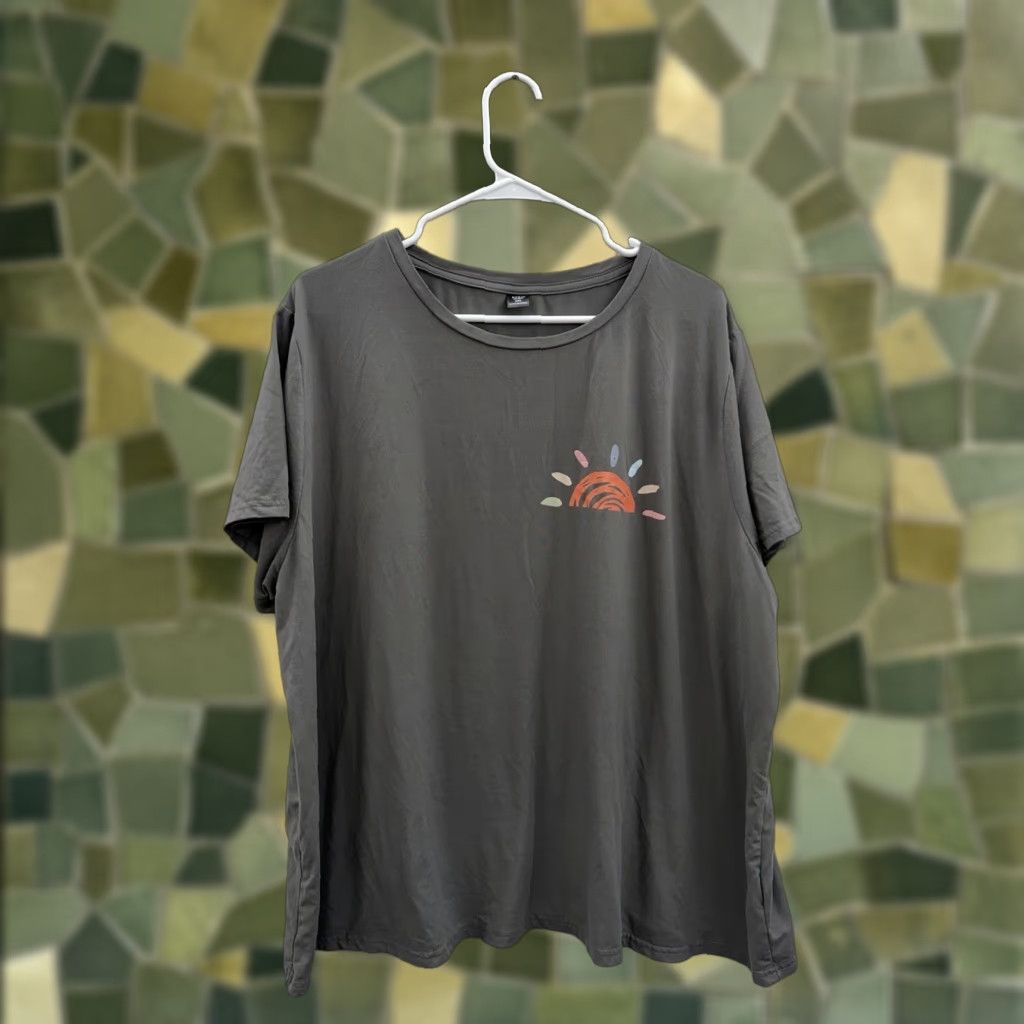 Shein SHEIN Womens Shirt 4XL Gray Chasing Sunsets Short Sleeve Shirt Womens 4XL Gray Chasing Sunsets Short Sleeve Size XXL / US 16-18 / IT 52-54 - 1 Thumbnail