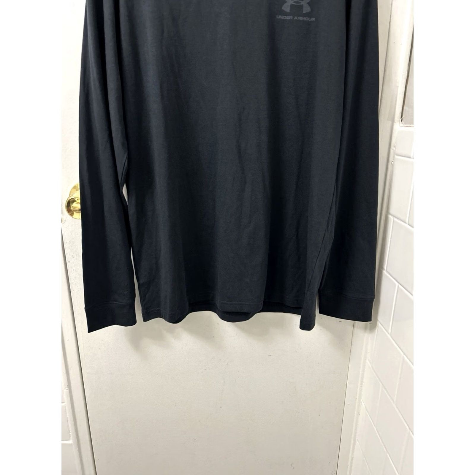Under Armour Under Armour Shirt Mens Size L Black Sportstyle Left Chest Long Sleeve NWT Size US L / EU 52-54 / 3 - 3 Thumbnail