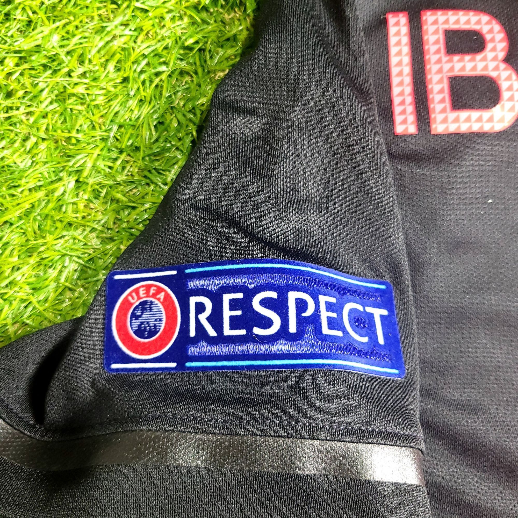 Nike Ibrahimovic PSG 2015 2016 Third UEFA Soccer Jersey M Size US M / EU 48-50 / 2 - 5 Thumbnail
