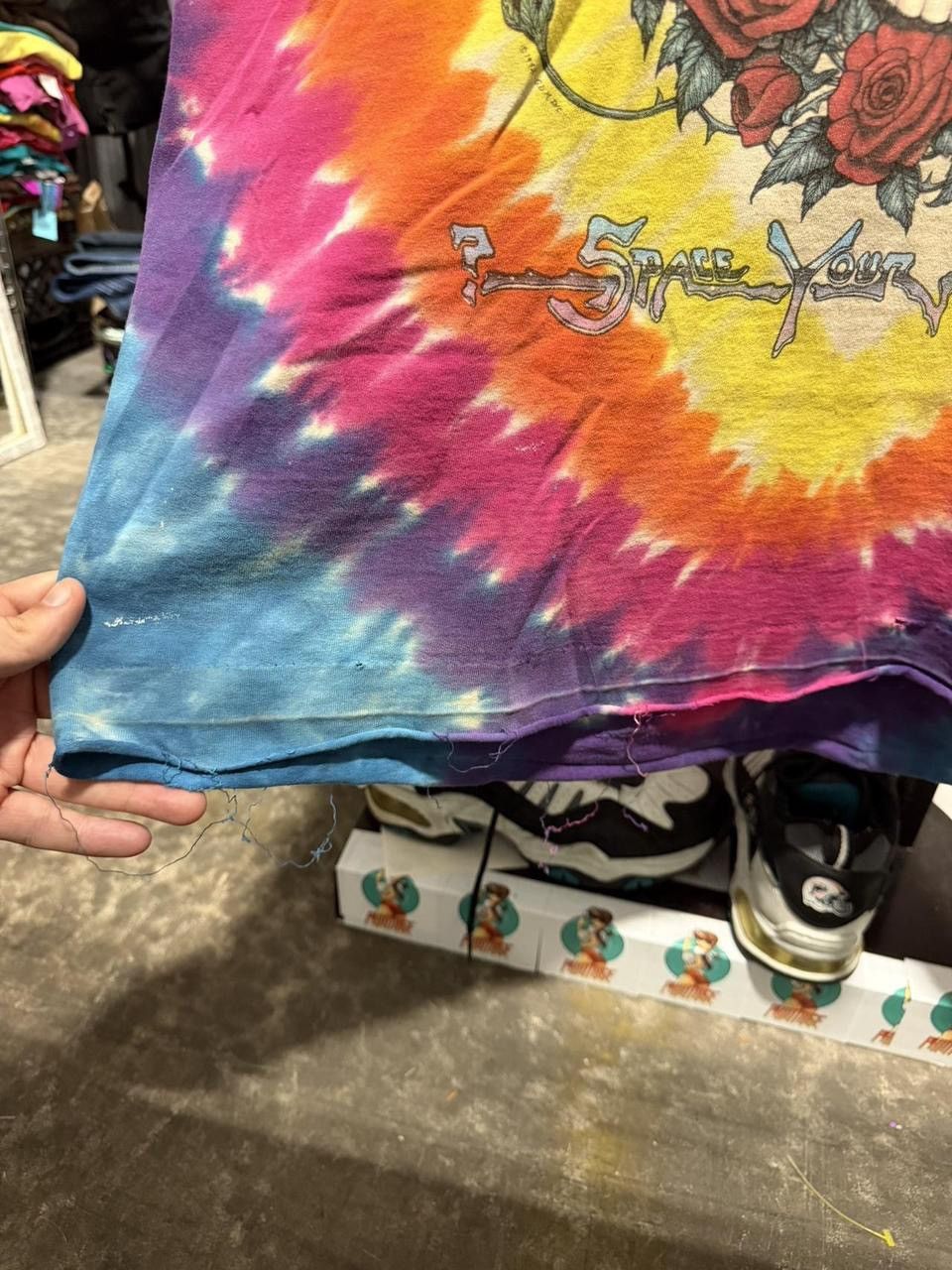 Liquid Blue 1992 Thrashed Vintage Liquid Blue Grateful Dead Band Tee XL Size US XL / EU 56 / 4 - 3 Thumbnail