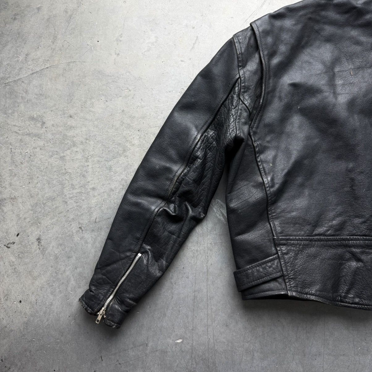 Vintage VINTAGE 80S BLACK LEATHER MOTORCYCLE JACKET MEDIUM CROPPED Size US M / EU 48-50 / 2 - 11 Thumbnail