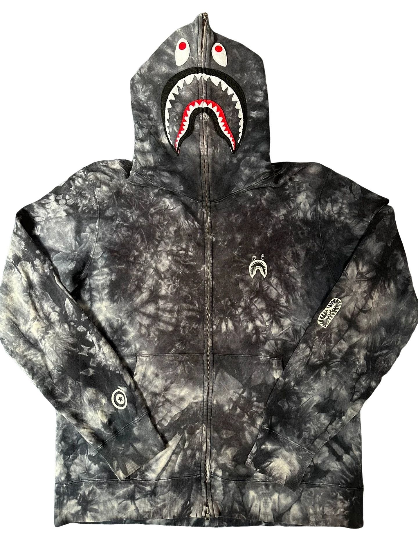 Bape BAPE Tie-Dye Shark Hoodie Size XL Size US XL / EU 56 / 4 - 1 Thumbnail