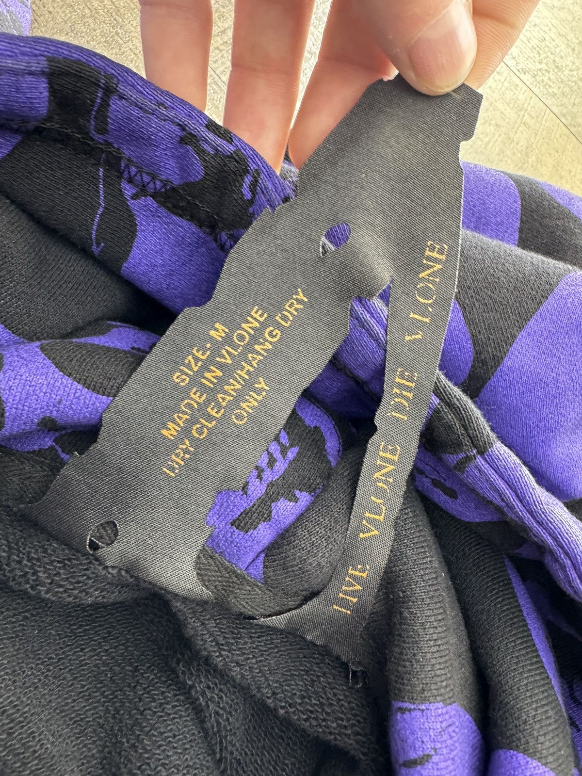 Vlone METRO FUSION CRYPT SKULLS OVERSIZED HOODIE PURPLE (M) Size US M / EU 48-50 / 2 - 11 Thumbnail