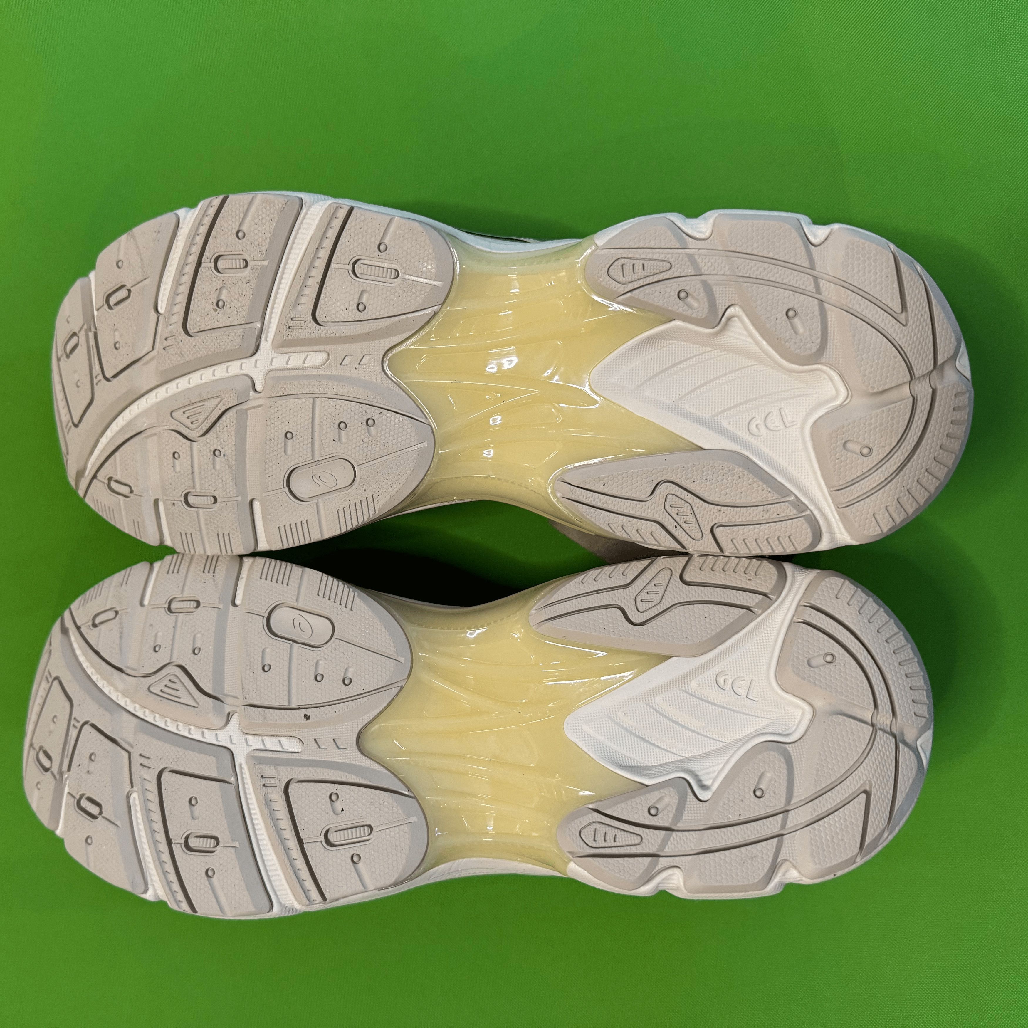 Asics ABOVE THE CLOUDS x GT-2160 Size US 11 / EU 44 - 2 Thumbnail