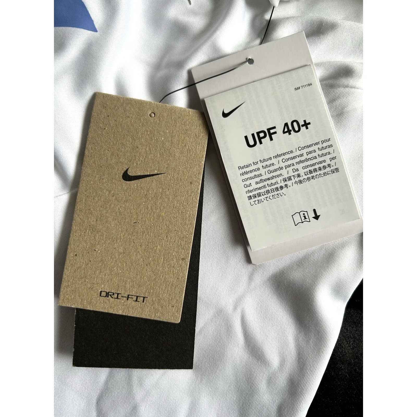 Nike Nike Women's One Dri-FIT Luxe 2023 Chicago Marathon Long Sleeve T-Shirt S White Women's Nike Dri-FIT Running Pullover Size S / US 4 / IT 40 - 5 Thumbnail