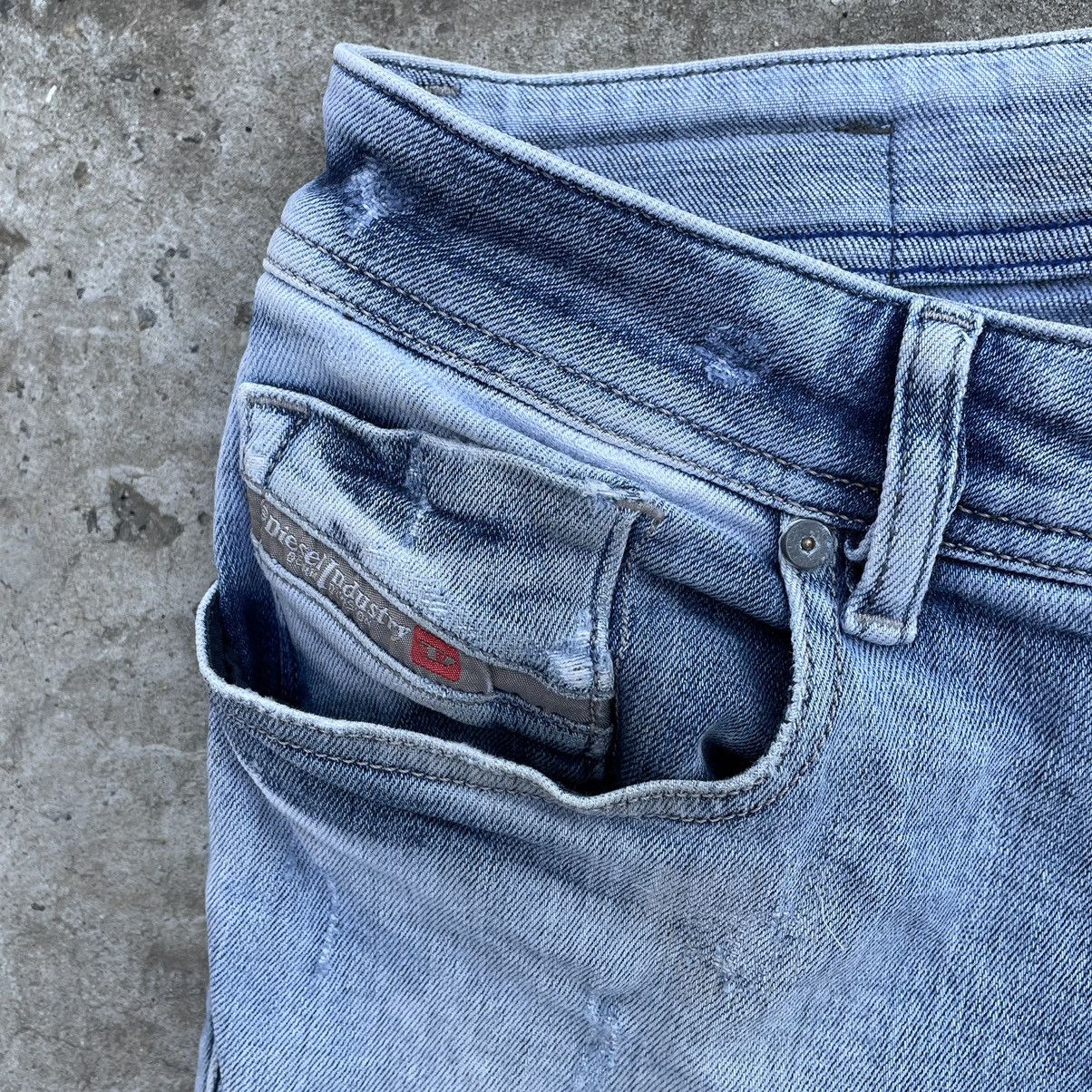Diesel Vintage Diesel D.N.A Jeans Size 32 Style USA Old Money 90s Size US 32 / EU 48 - 11 Thumbnail