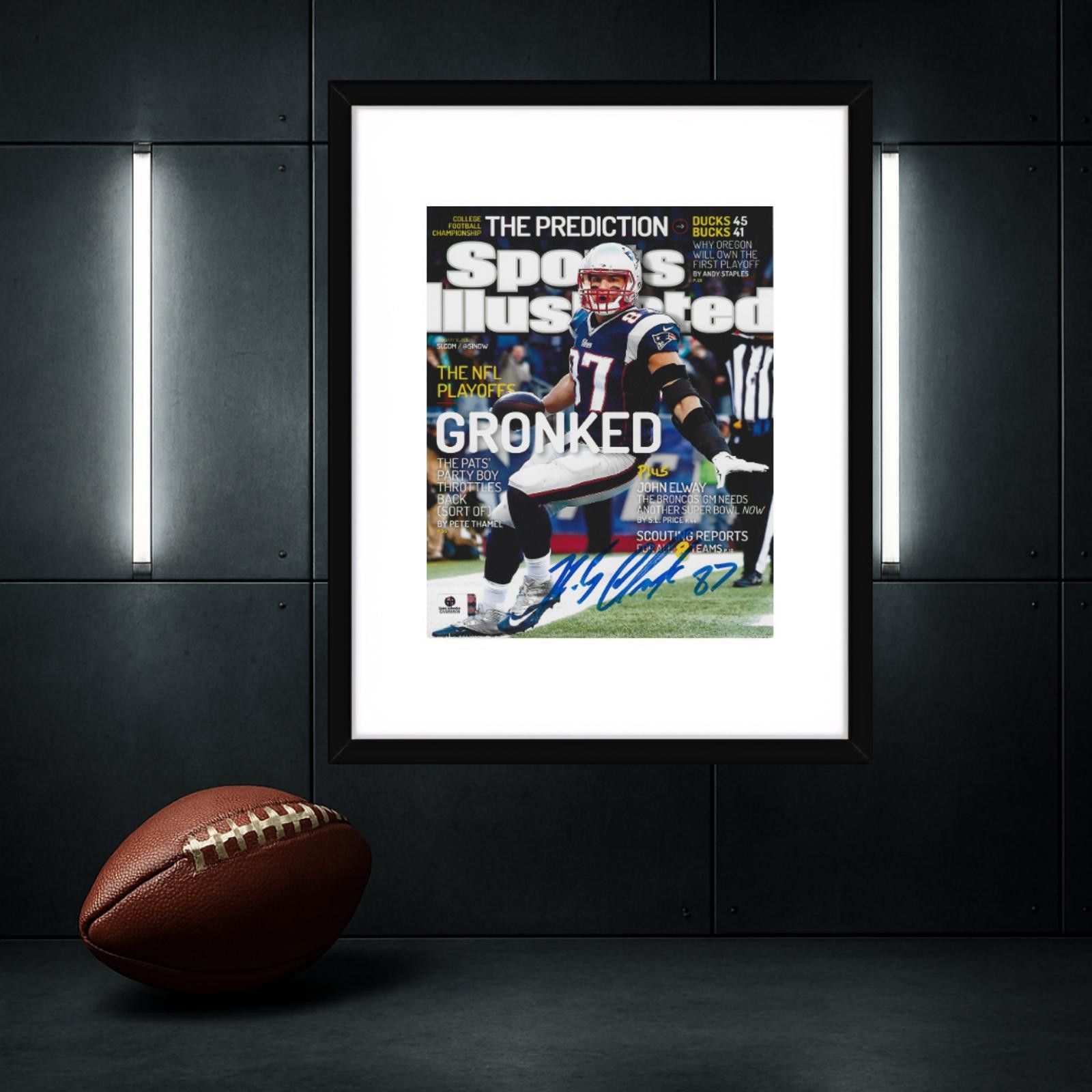 Other Rob Gronkowski Patriots Autographed 8x10 Photo coa W/Frame Size ONE SIZE - 1 Thumbnail