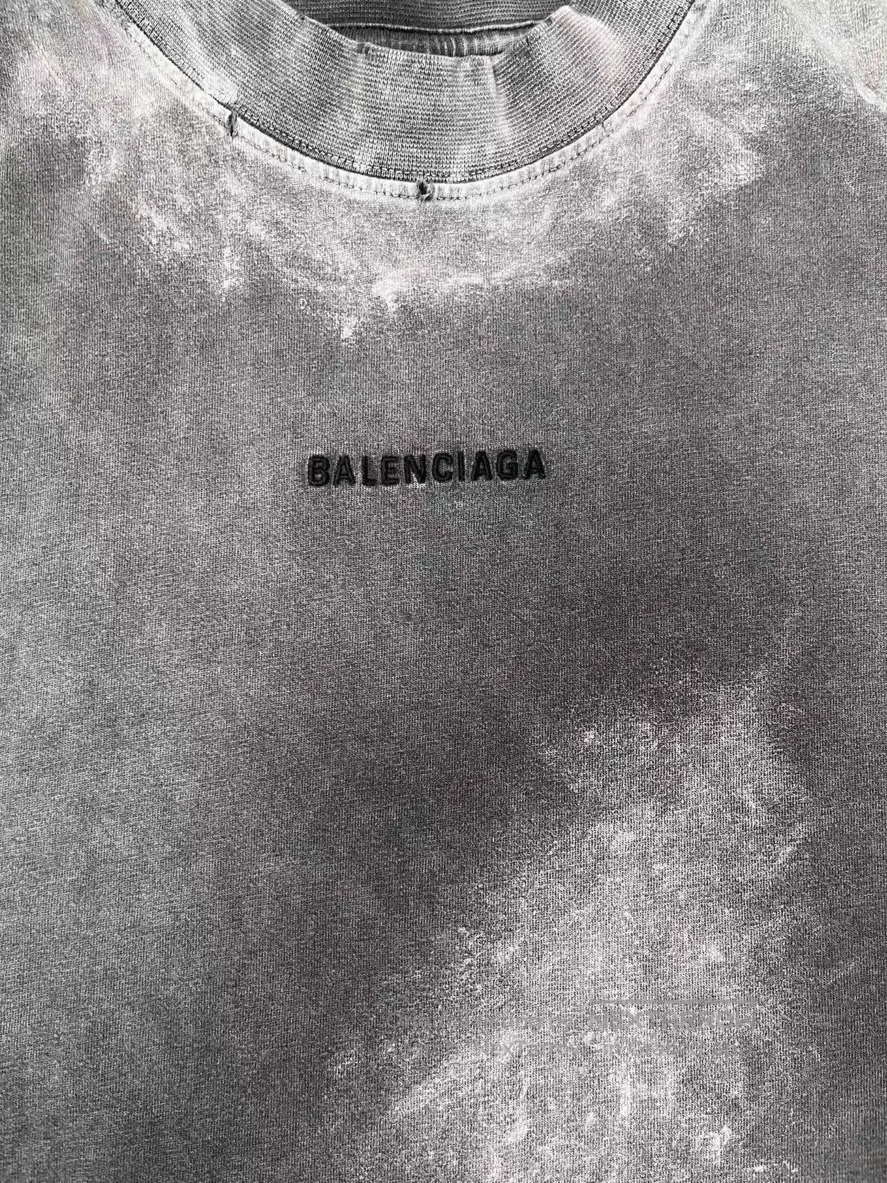 Balenciaga Balenciaga Logo Embroidered Crewneck T-Shirt Men's. Size US S / EU 44-46 / 1 - 3 Thumbnail