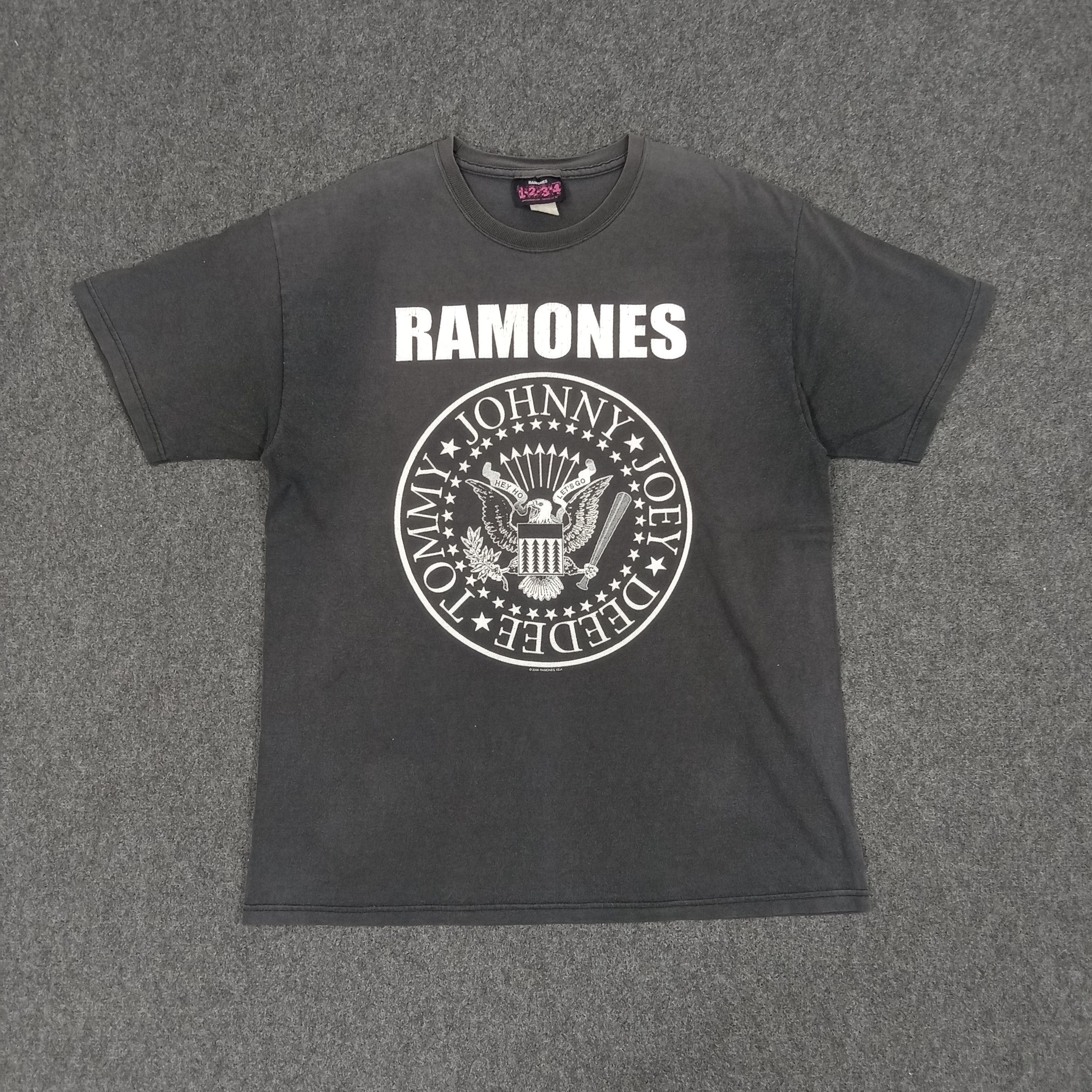 Band Tees × Vintage Ramones American Rock Band 2006 Tshirt Size US L / EU 52-54 / 3 - 1 Thumbnail
