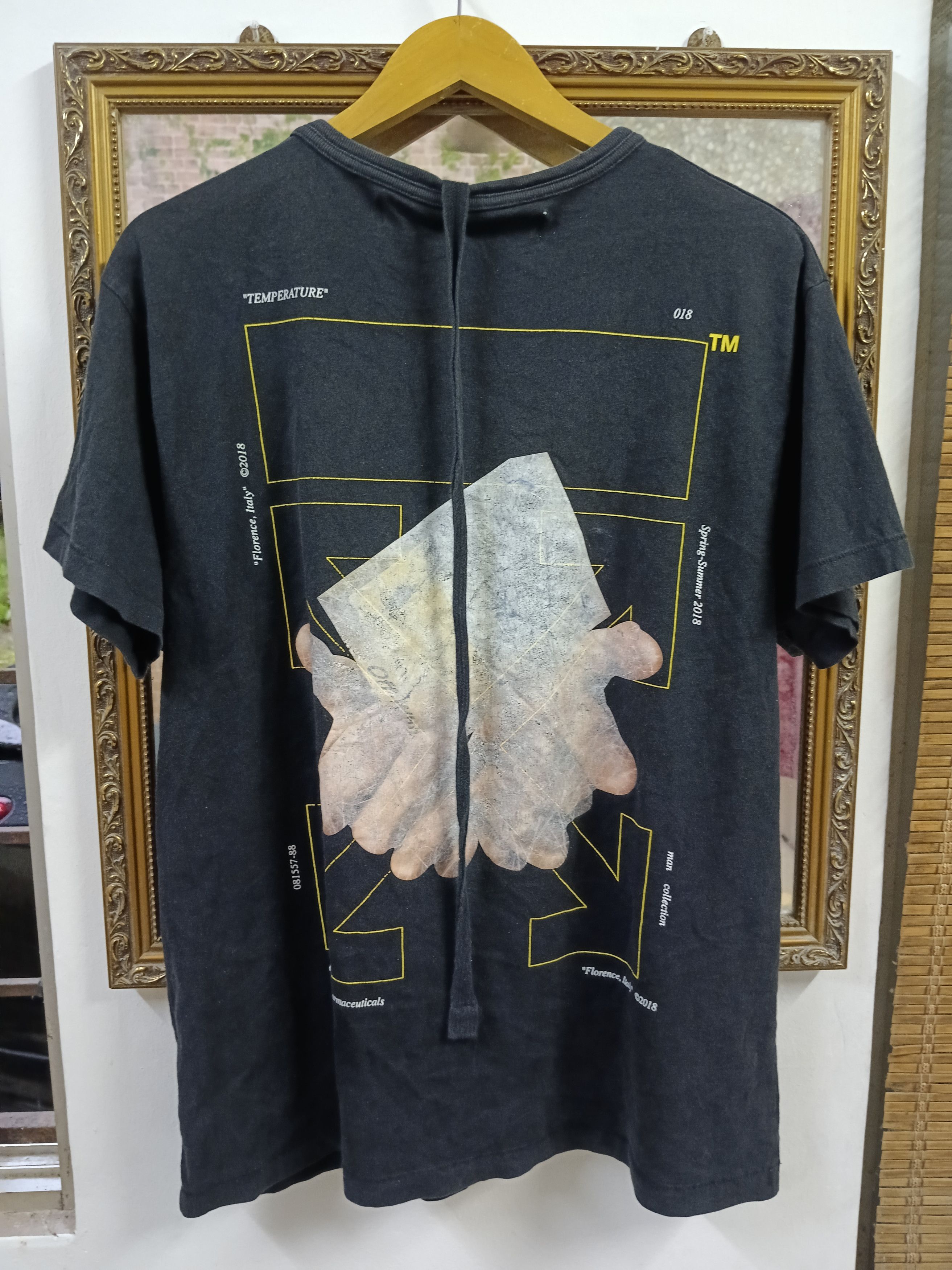 Off-White DISTRESSED OFF WHITE ARROW HAND T SHIRT Size US S / EU 44-46 / 1 - 1 Thumbnail