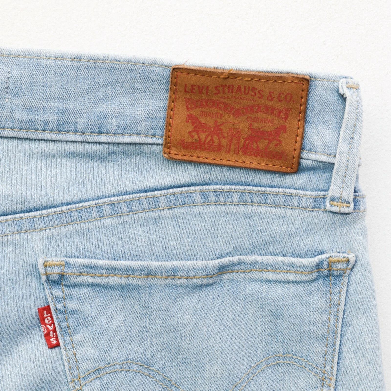 Levi's STRAUSS Women's 710 Super Skinny Mid Rise Jeans W28 L32 Size 28" / US 6 / IT 42 - 2 Thumbnail