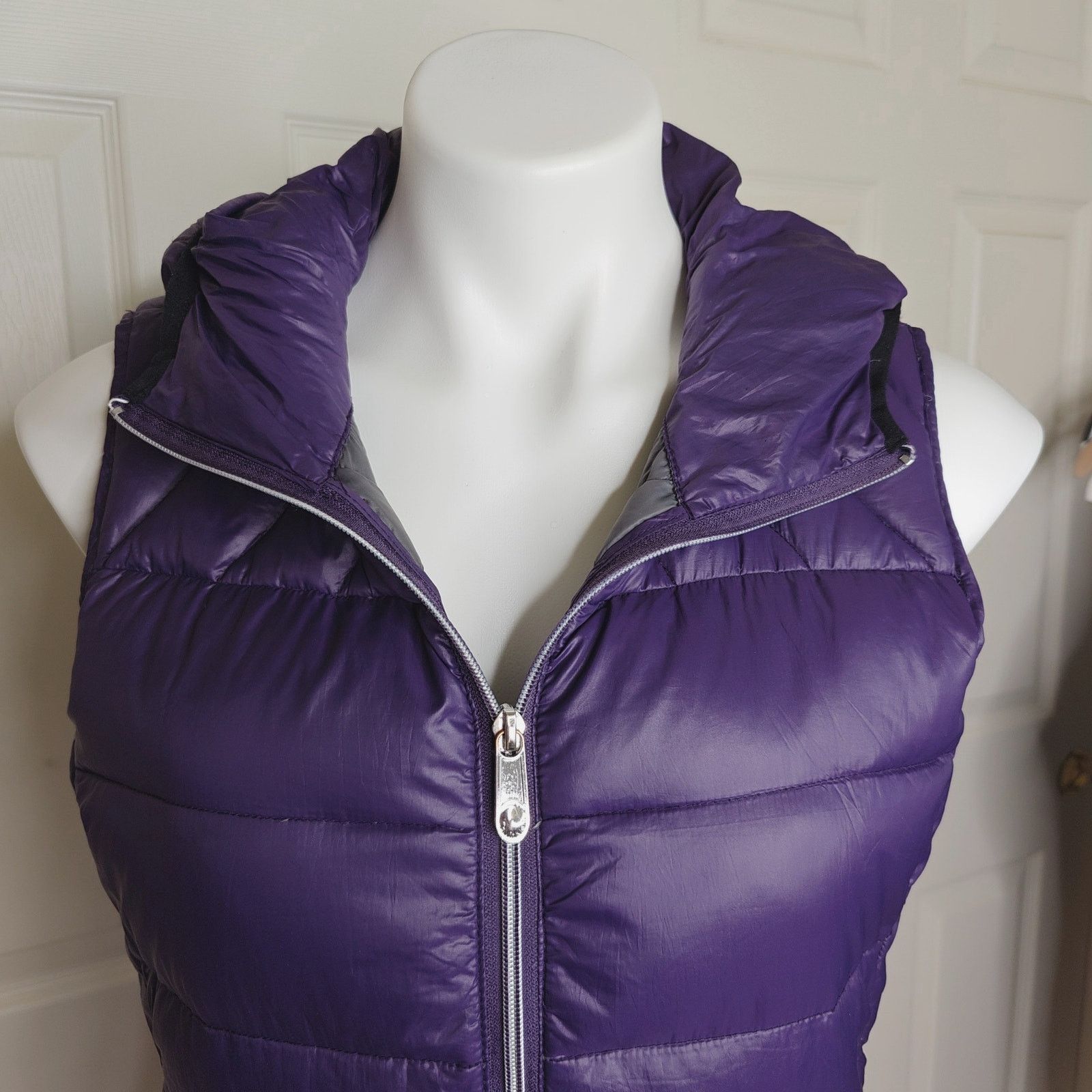 Calvin Klein purple packable down puffer vest with hoodie sz XS Size XS / US 0-2 / IT 36-38 - 2 Thumbnail