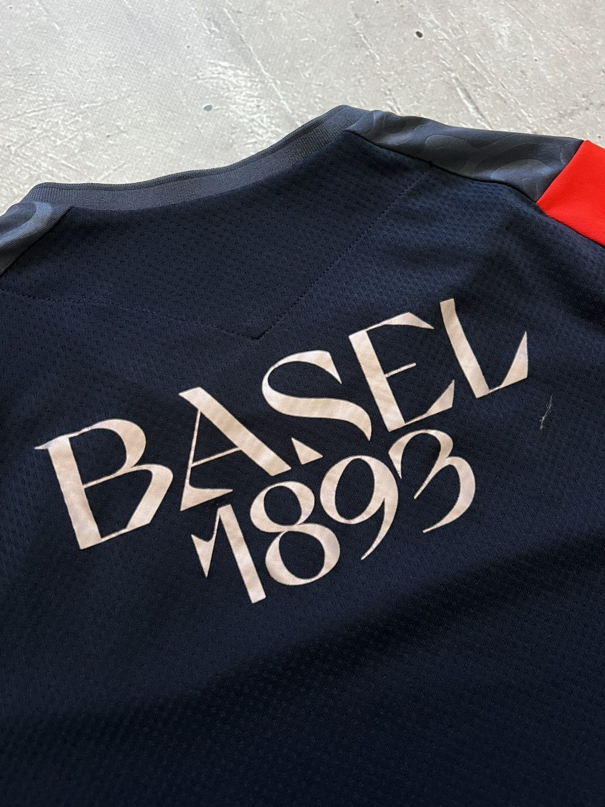 Macron FC Basel T-Shirt Macron 2023-24 Rare Training Jersey Size L Size US L / EU 52-54 / 3 - 12 Thumbnail