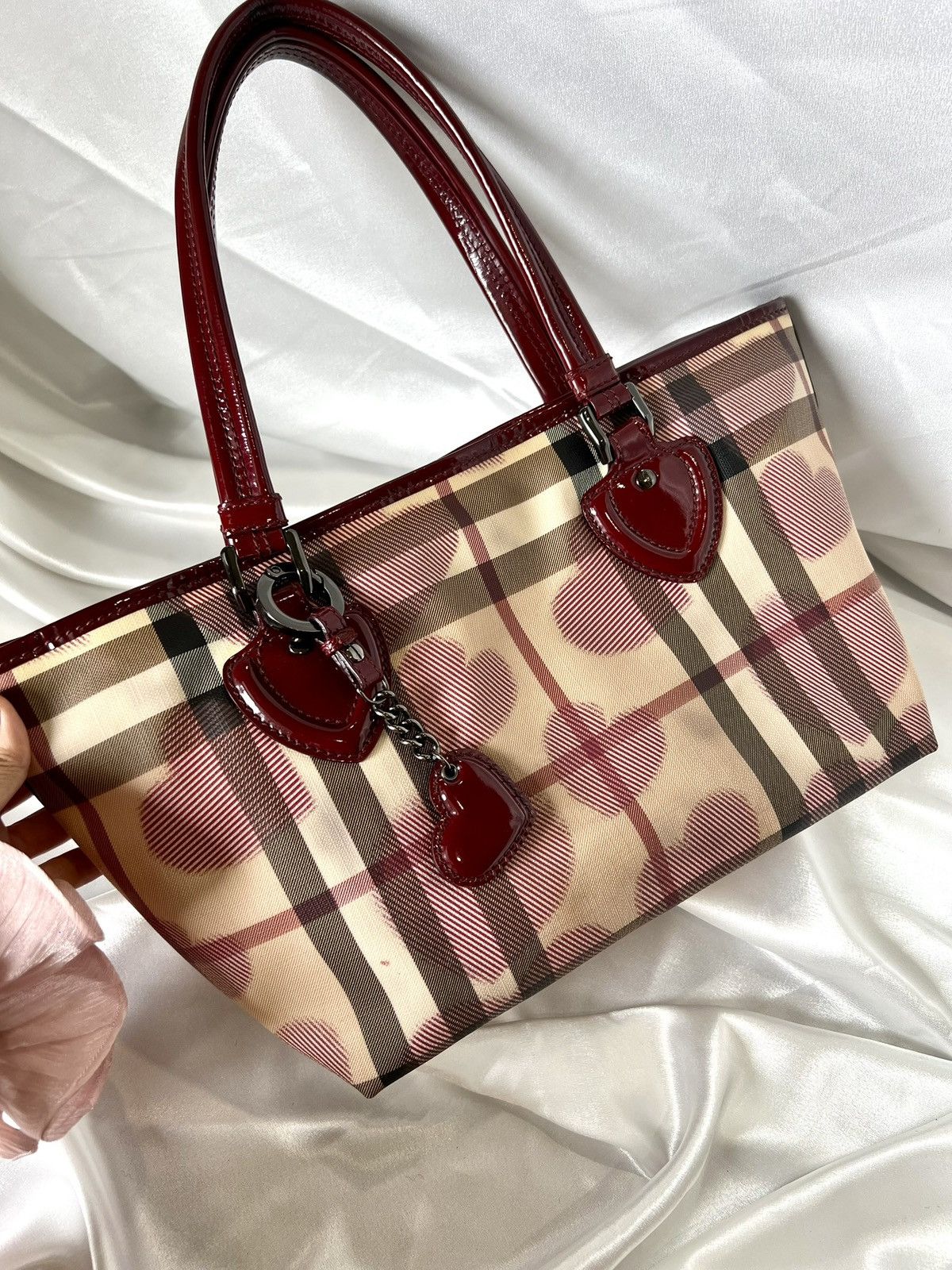 Burberry Burberry Heart Check Tote – Burgundy Red Size ONE SIZE - 9 Thumbnail