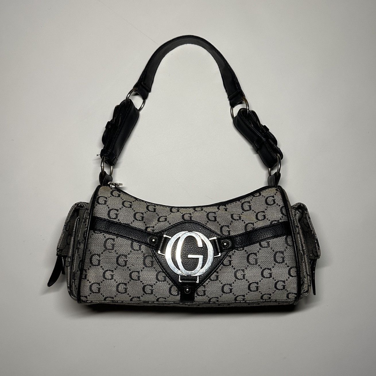 Other GUESS STYLE VINTAGE Y2K MONOGRAM SHOULDER BAG Studded Size ONE SIZE - 1 Thumbnail