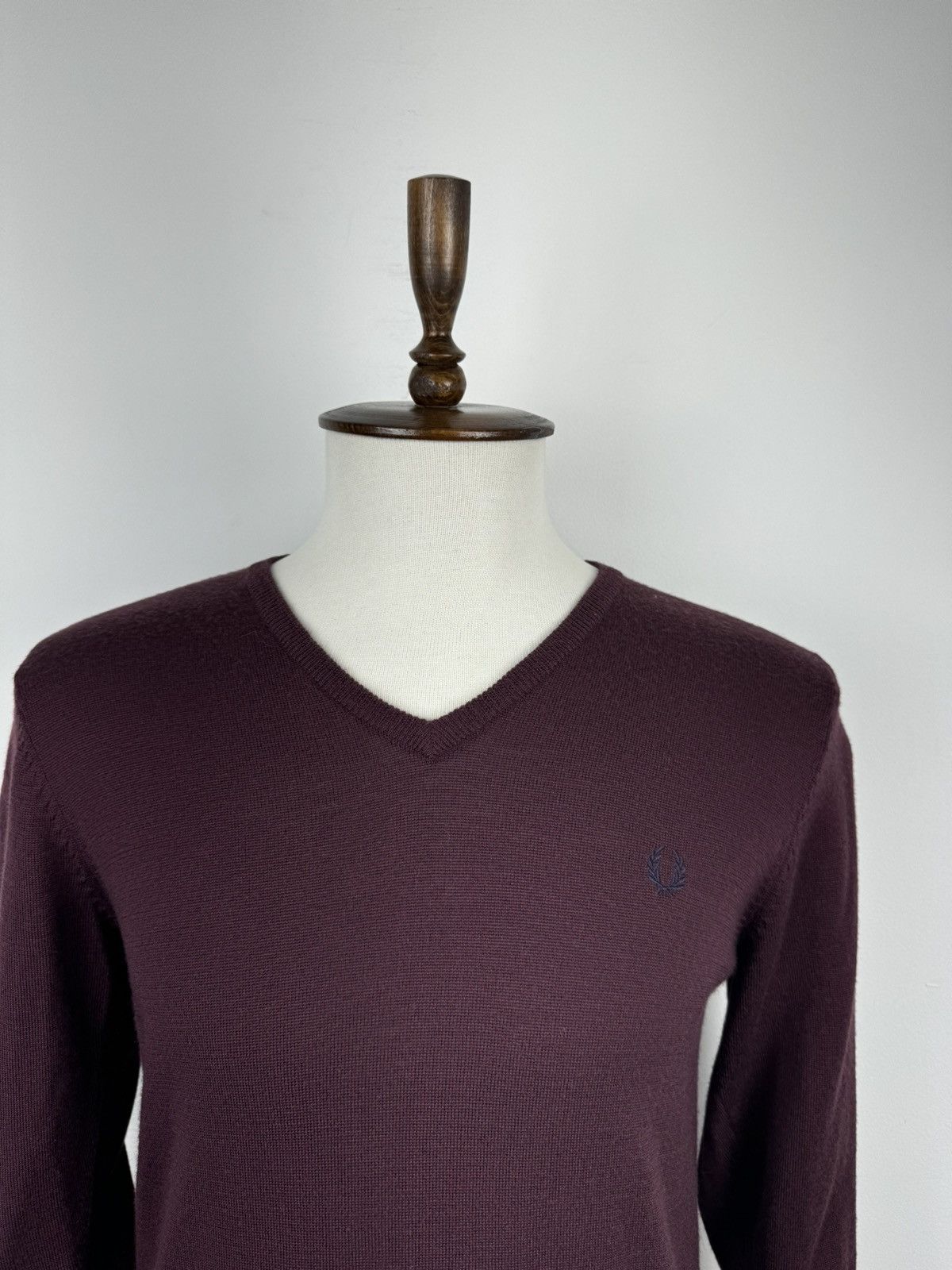 Fred Perry Men’s Fred Perry Merino Wool V-Neck Sweater size M Size US M / EU 48-50 / 2 - 2 Thumbnail