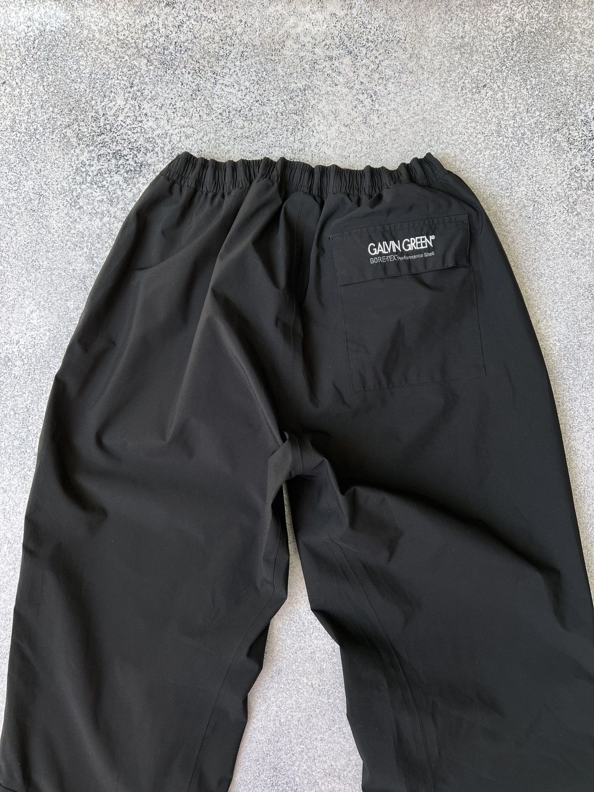 Vintage Vintage Calvin Green Gore-Tex Black Nylon Pants Size US 35 - 12 Thumbnail