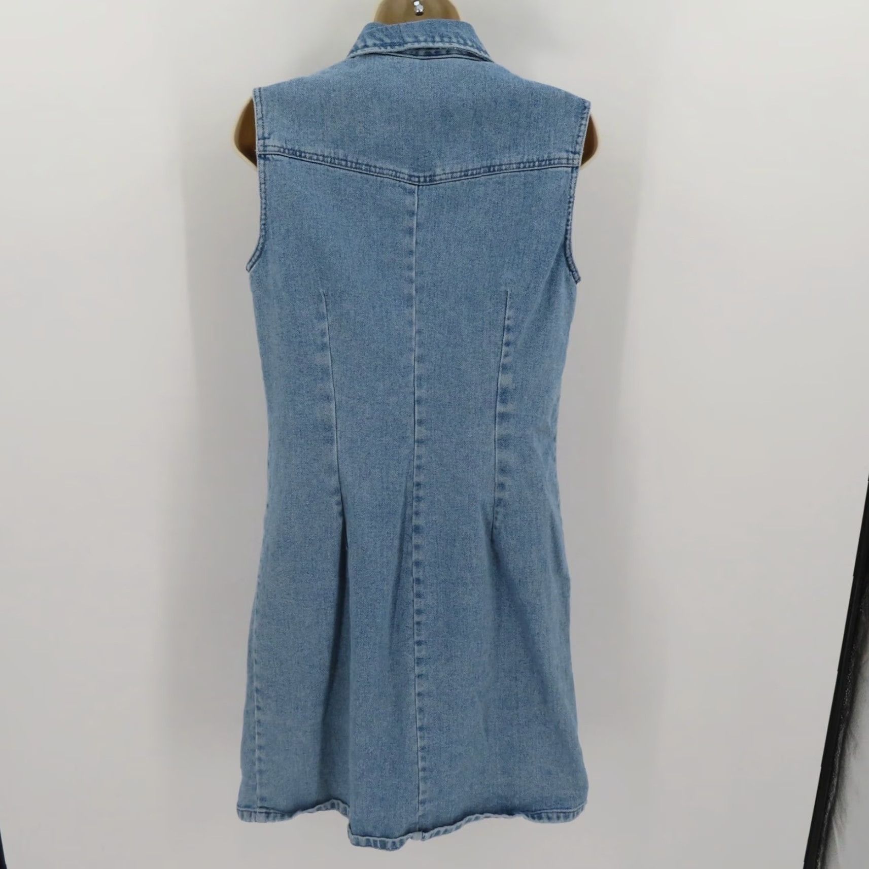 Vintage VINTAGE Newport News Jeansology Women 10 Collared Sleeveless Blue Denim Jean Snap Dress Dress Tank Size 32" / US 10 / IT 46 - 4 Thumbnail