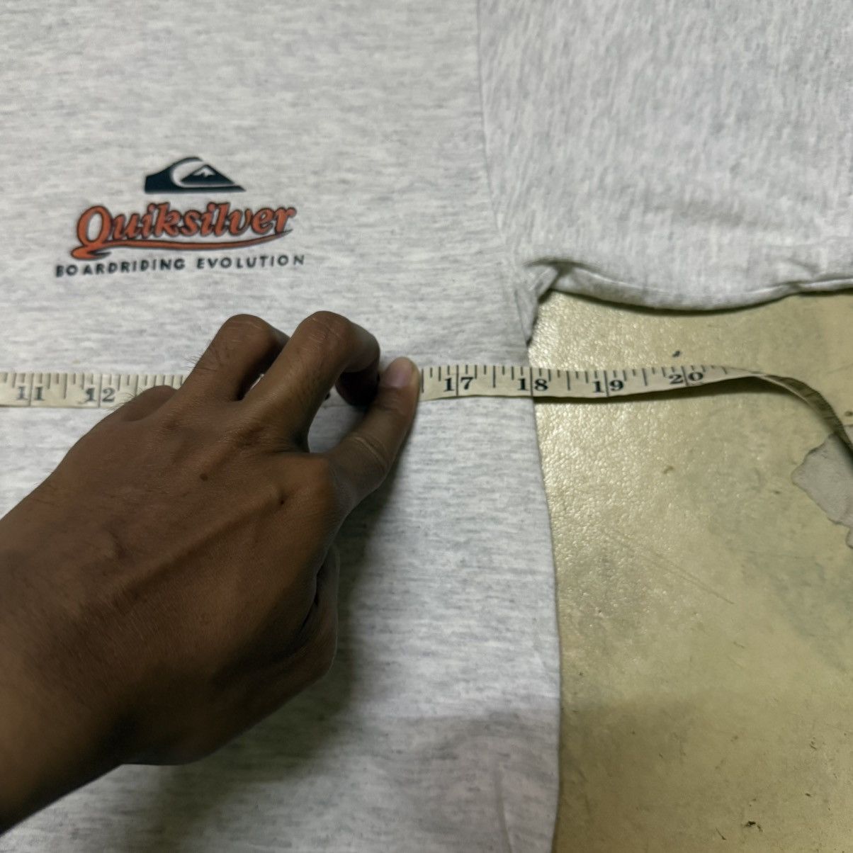 Quiksilver Vintage Quiksilver Big Logo T Shirt Size US M / EU 48-50 / 2 - 7 Thumbnail