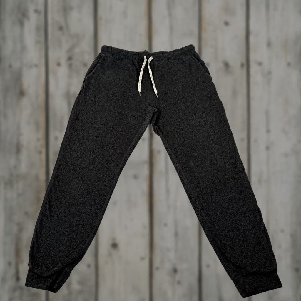 Vuori Vuori Pants Womens M Gray Performance Jogger Cropped Knit Slim Inseam 26 in Tapered Pockets Elastic Waist Jogger Athleisure Winter Size 32" / US 10 / IT 46 - 1 Thumbnail