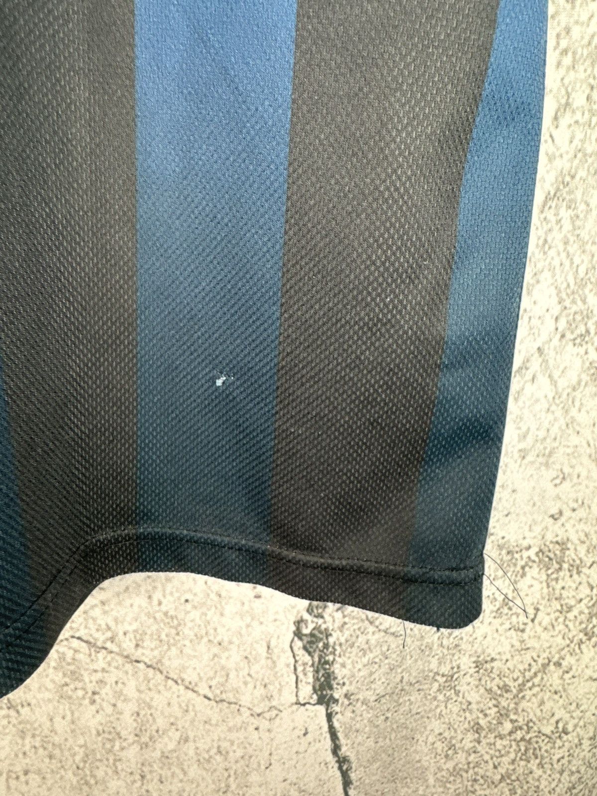 Umbro Vintage 90’s Blue black Neck Soccer Football Size US L / EU 52-54 / 3 - 5 Thumbnail