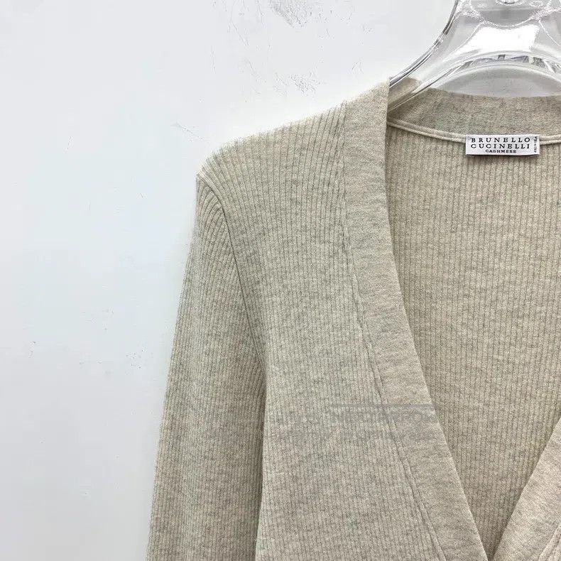 Brunello Cucinelli Brunello Cucinelli Beige Cashmere V-neck Single-breasted L Size S / US 4 / IT 40 - 3 Thumbnail