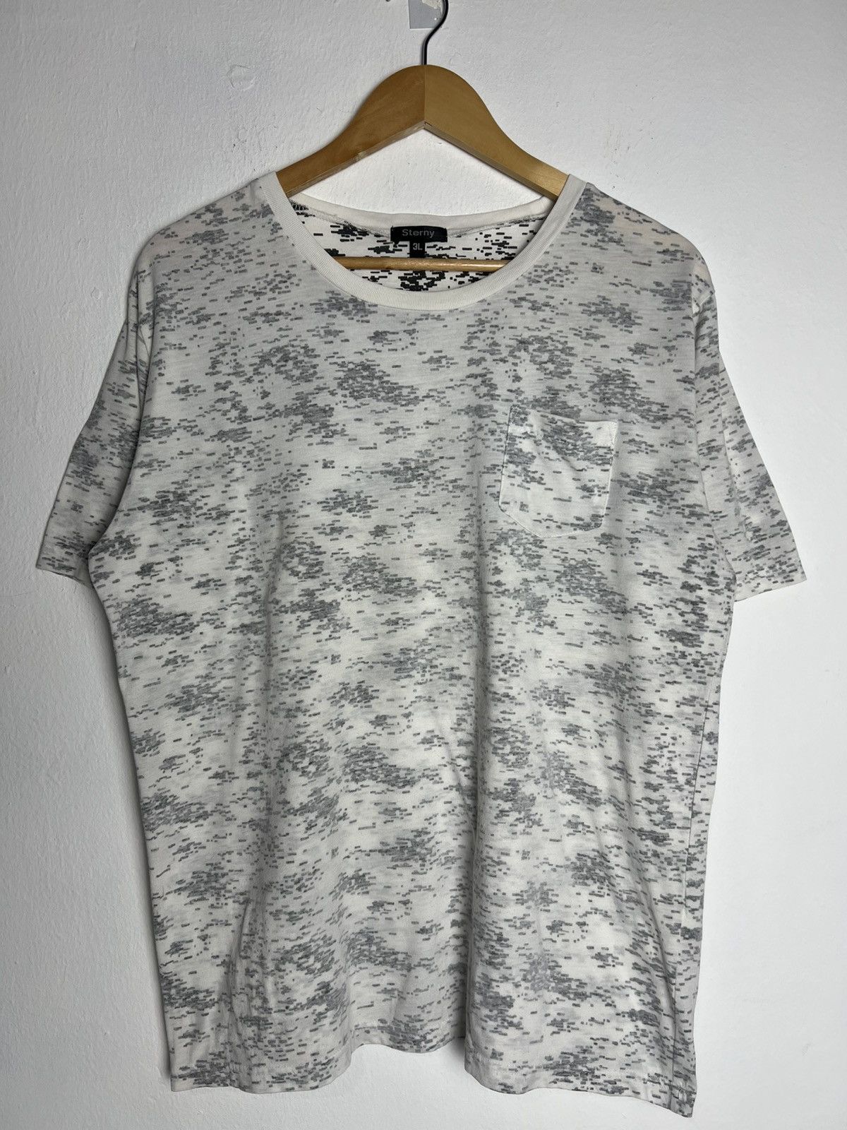 Japanese Brand Sterny Single Pocket Patterned Print Tee Size US XL / EU 56 / 4 - 1 Thumbnail