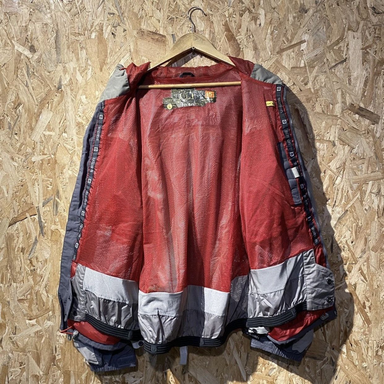 Burton × Vintage VINTAGE Burton Gorpcore Waterproof Jackets Size US L / EU 52-54 / 3 - 3 Thumbnail