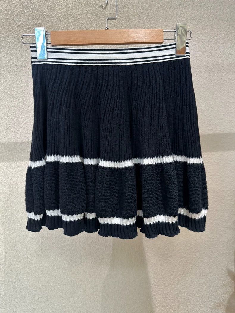 Chanel Chanel No. 31 cloak knitted short-sleeved skirt two-piece Size XXS / US 00 / IT 34 - 6 Thumbnail