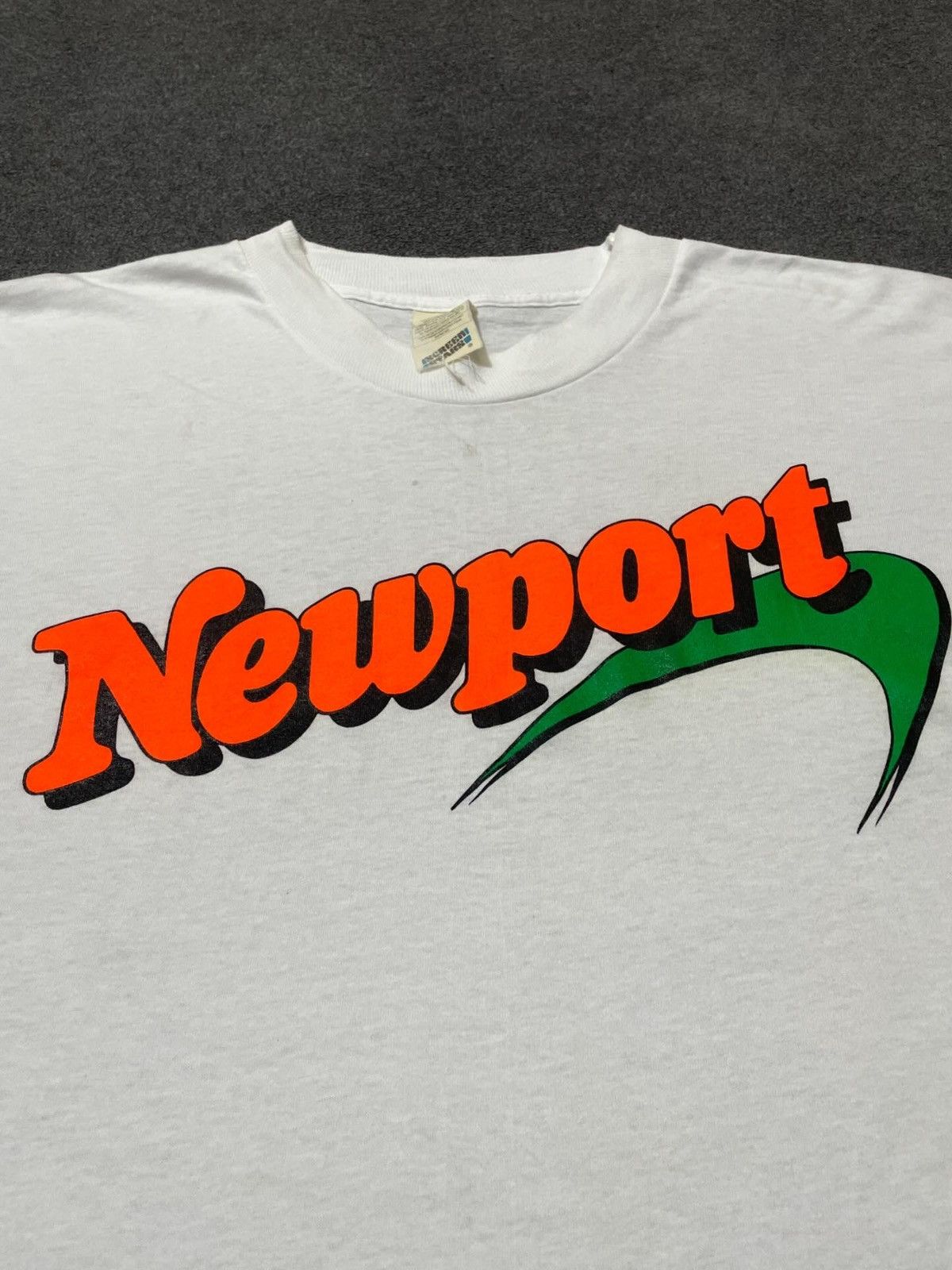 Vintage 80s Vintage Newport Pleasures Cigarettes Promo T-shirt Size US L / EU 52-54 / 3 - 2 Thumbnail