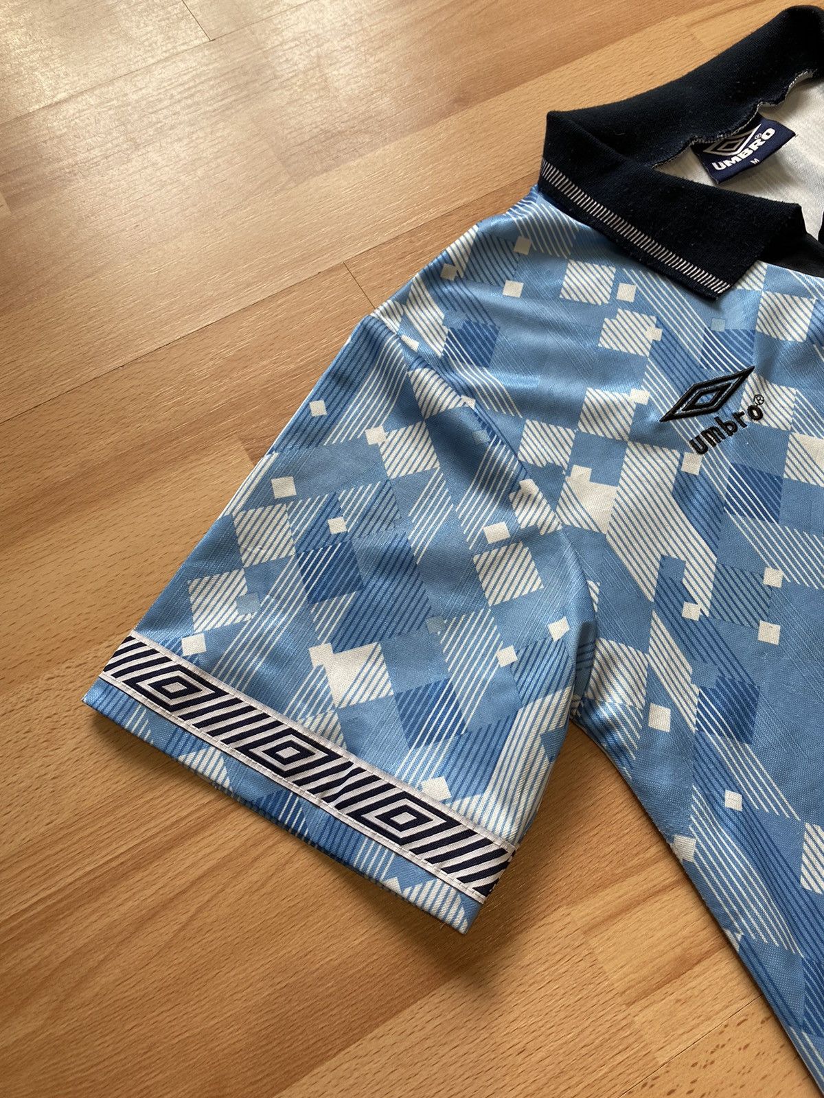 Umbro × Vintage England 1990 Third Soccer Jersey Reissue Umbro Size M Size US M / EU 48-50 / 2 - 3 Thumbnail
