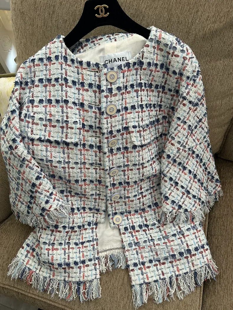 Chanel Chanel White coat Size S / US 4 / IT 40 - 1 Thumbnail