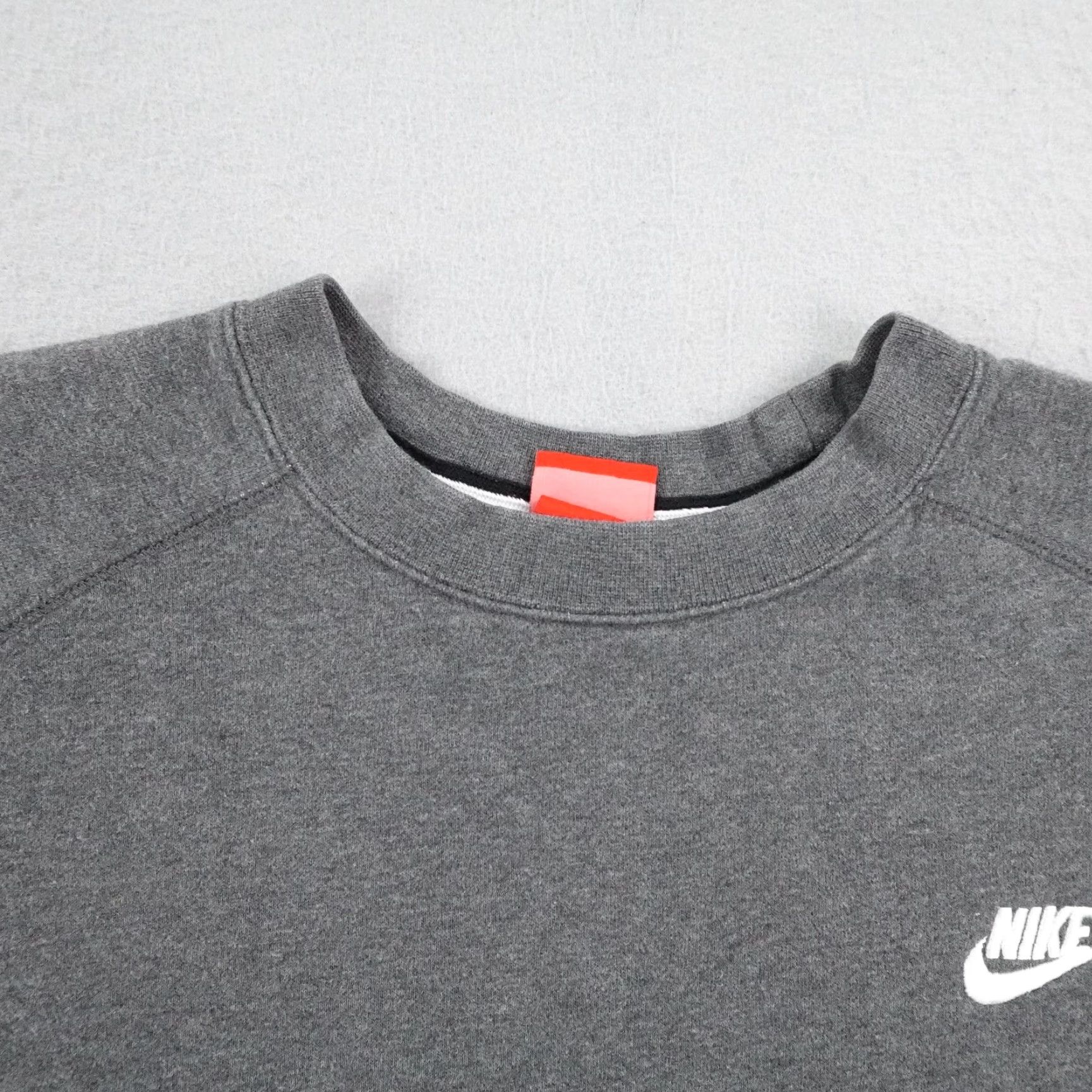 Nike Nike Sweatshirt Mens XL Gray AW77 Fleece Crewneck Pullover Swoosh Gym Size US XL / EU 56 / 4 - 2 Thumbnail